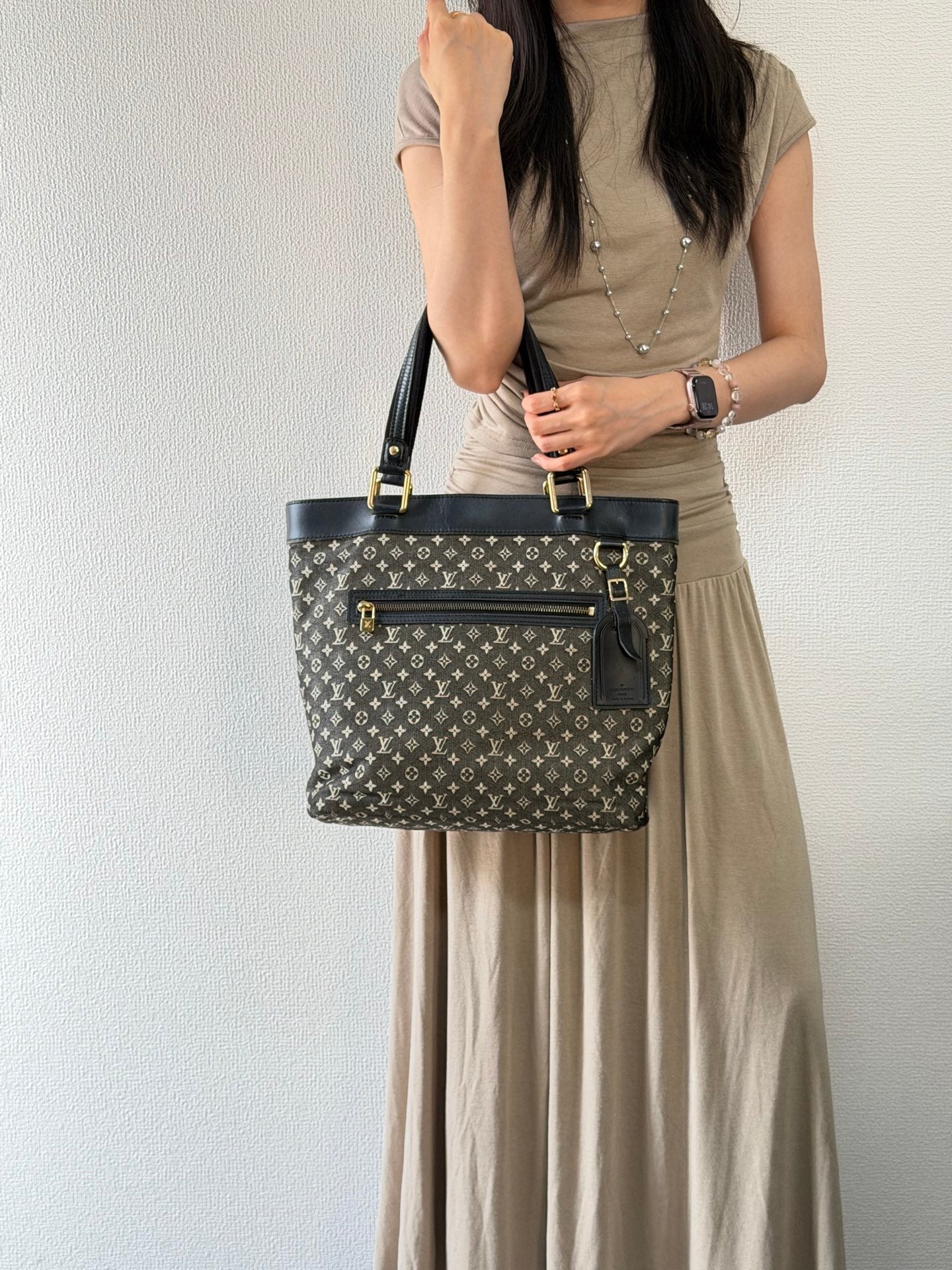 Louis Vuitton Monogram Mini Lucille GM Handbag