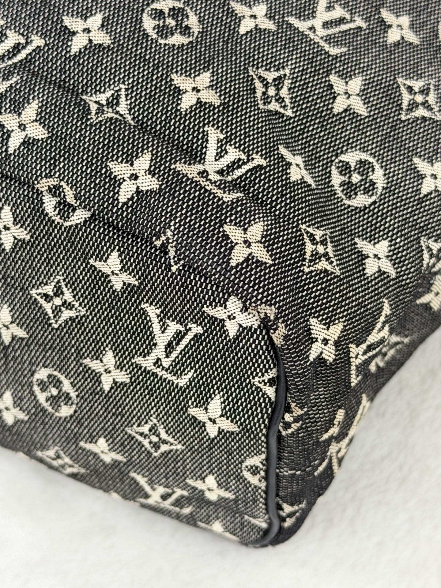 Louis Vuitton Monogram Mini Lucille GM Handbag