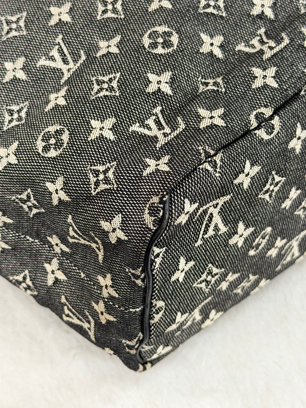 Louis Vuitton Monogram Mini Lucille GM Handbag