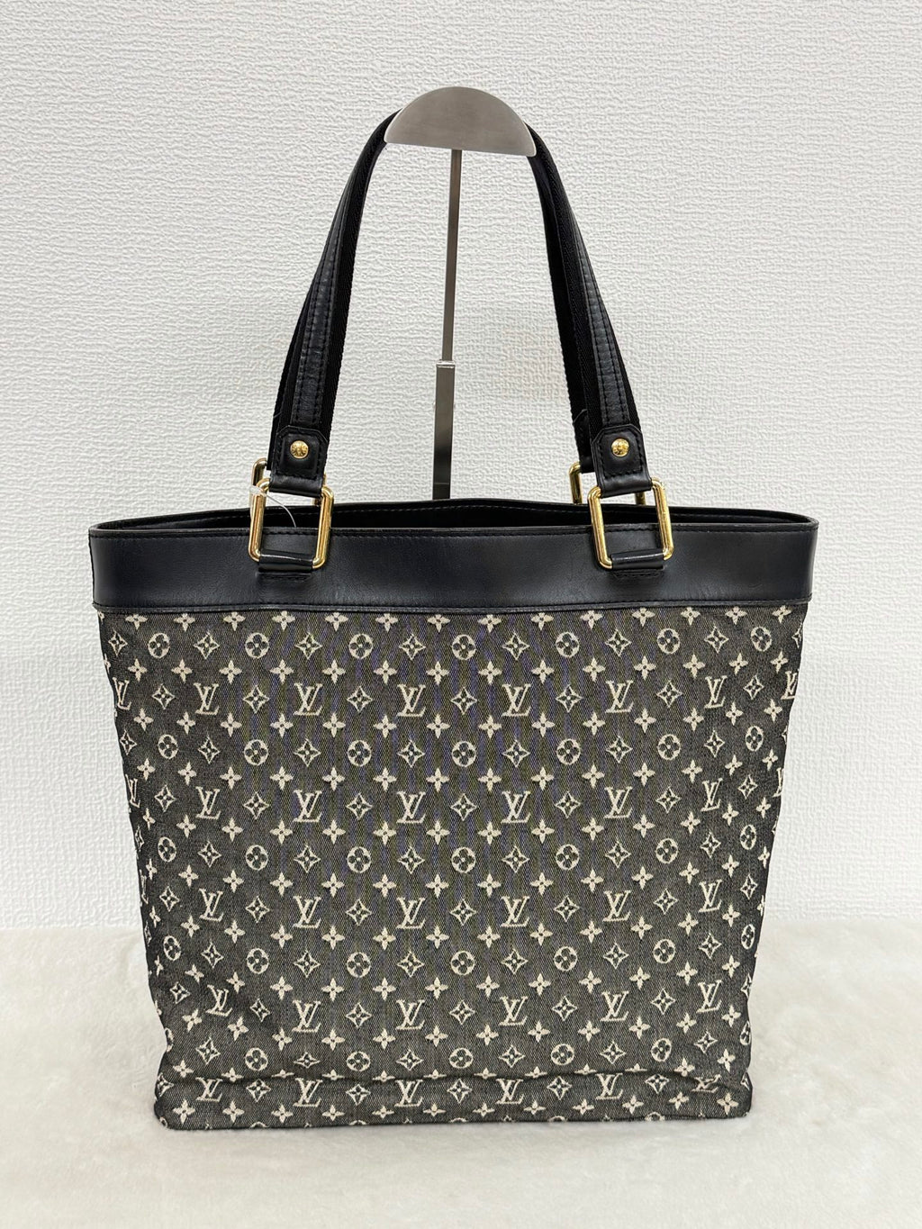 Louis Vuitton Monogram Mini Lucille GM Handbag