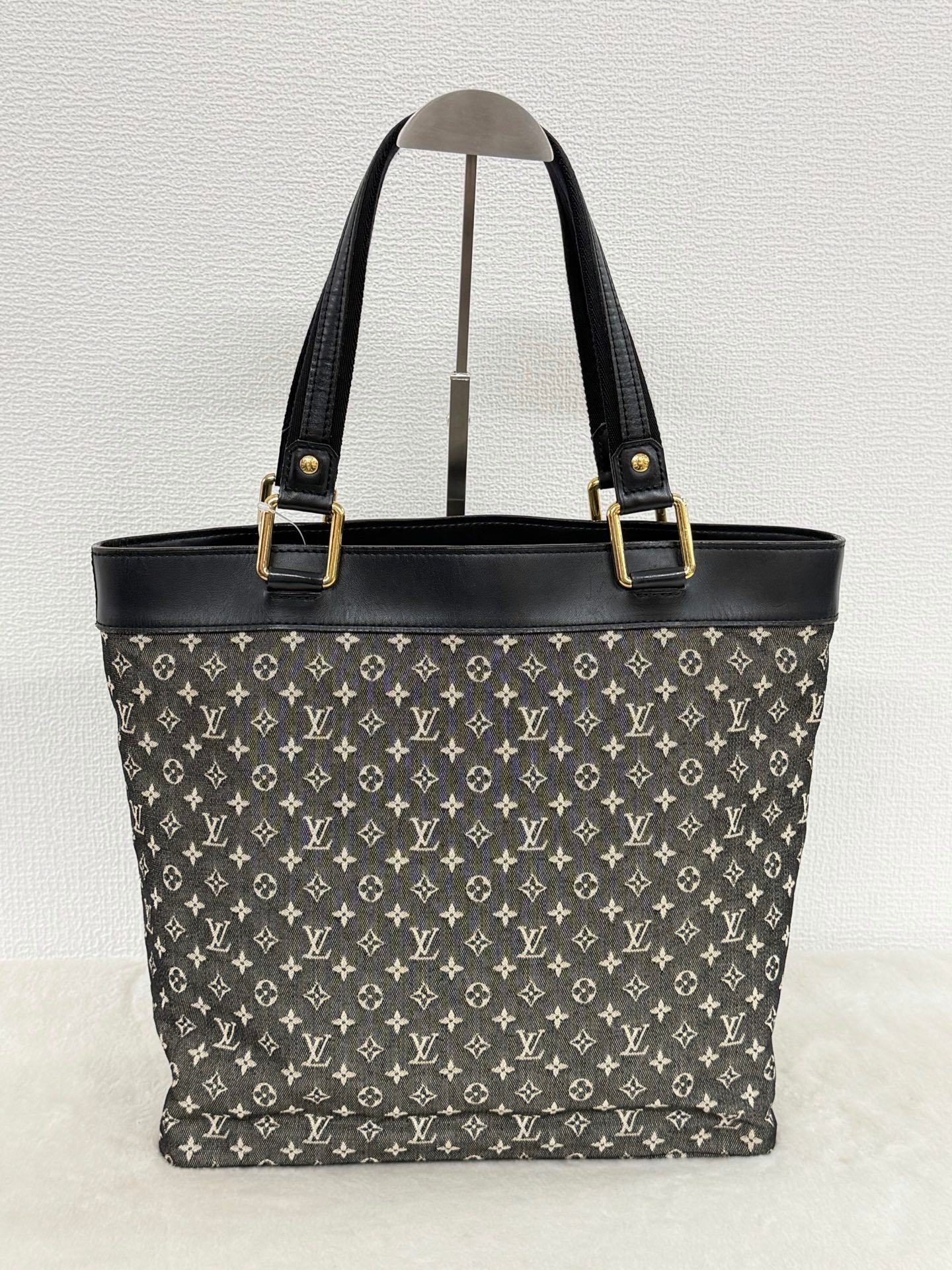 Louis Vuitton Monogram Mini Lucille GM Handbag