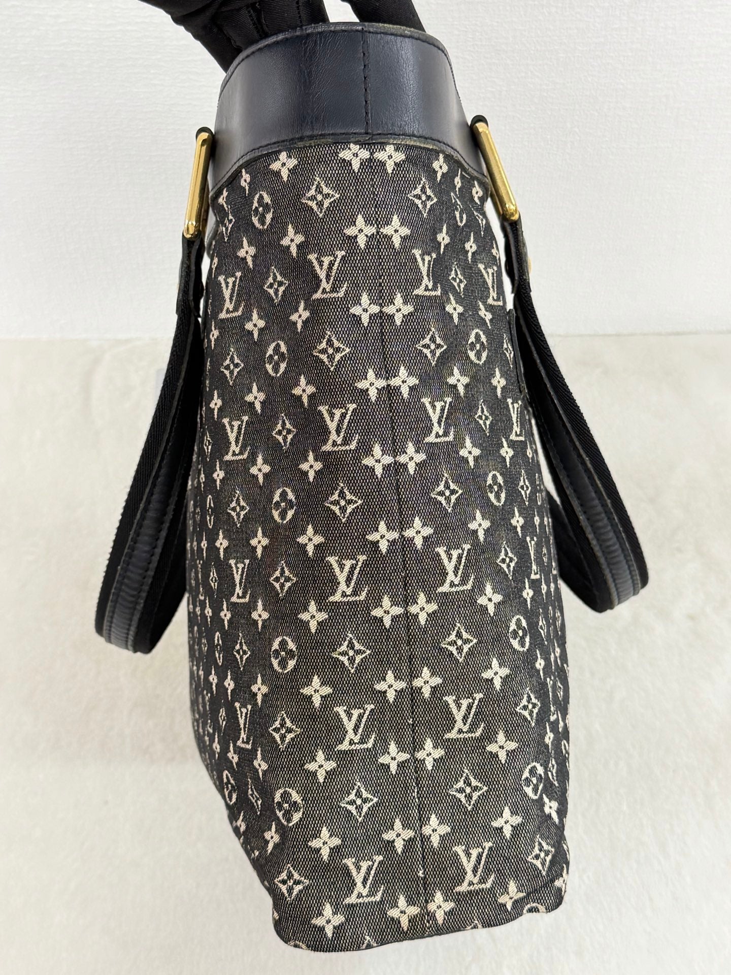 Louis Vuitton Monogram Mini Lucille GM Handbag