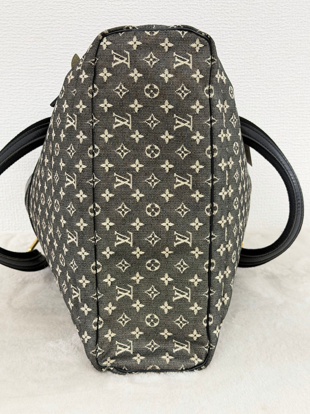 Louis Vuitton Monogram Mini Lucille GM Handbag