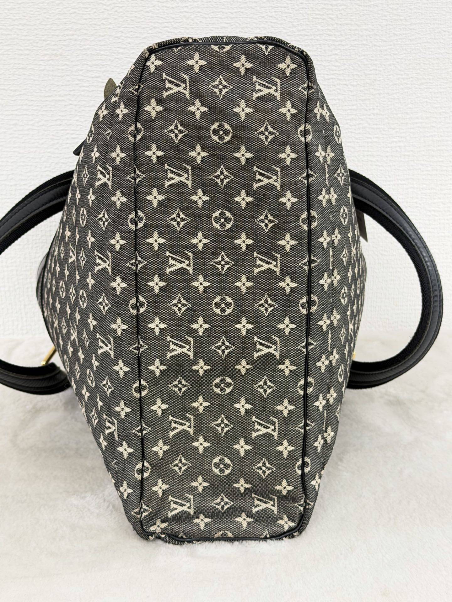 Louis Vuitton Monogram Mini Lucille GM Handbag