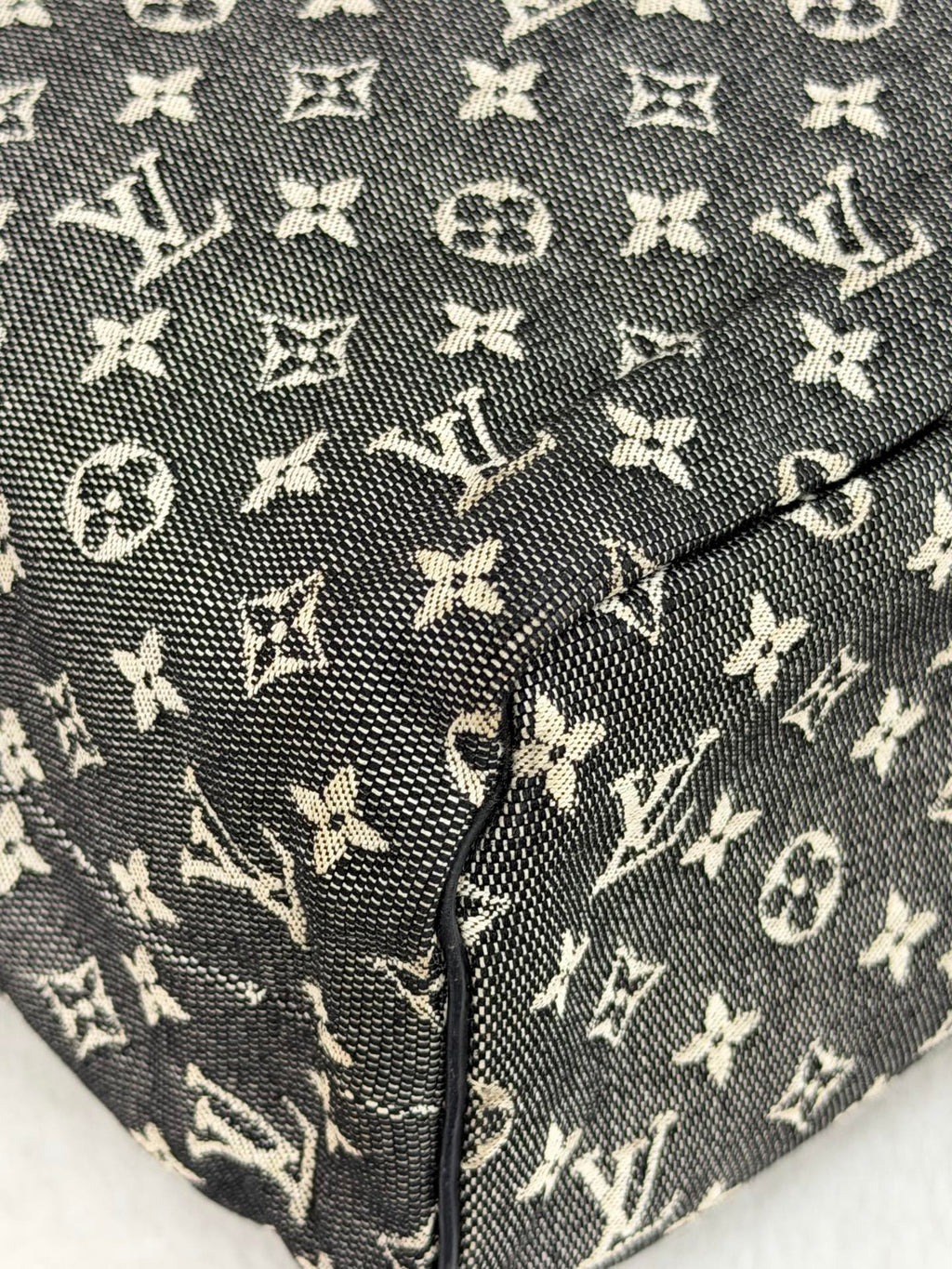 Louis Vuitton Monogram Mini Lucille GM Handbag