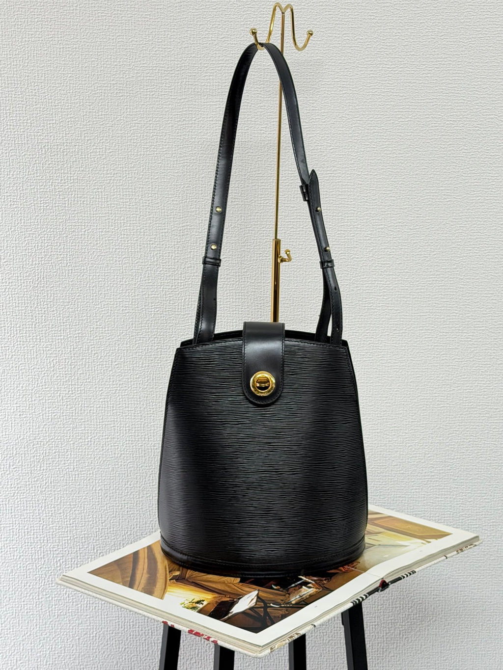 LOUIS VUITTON EPI Bucket Shoulder Bag