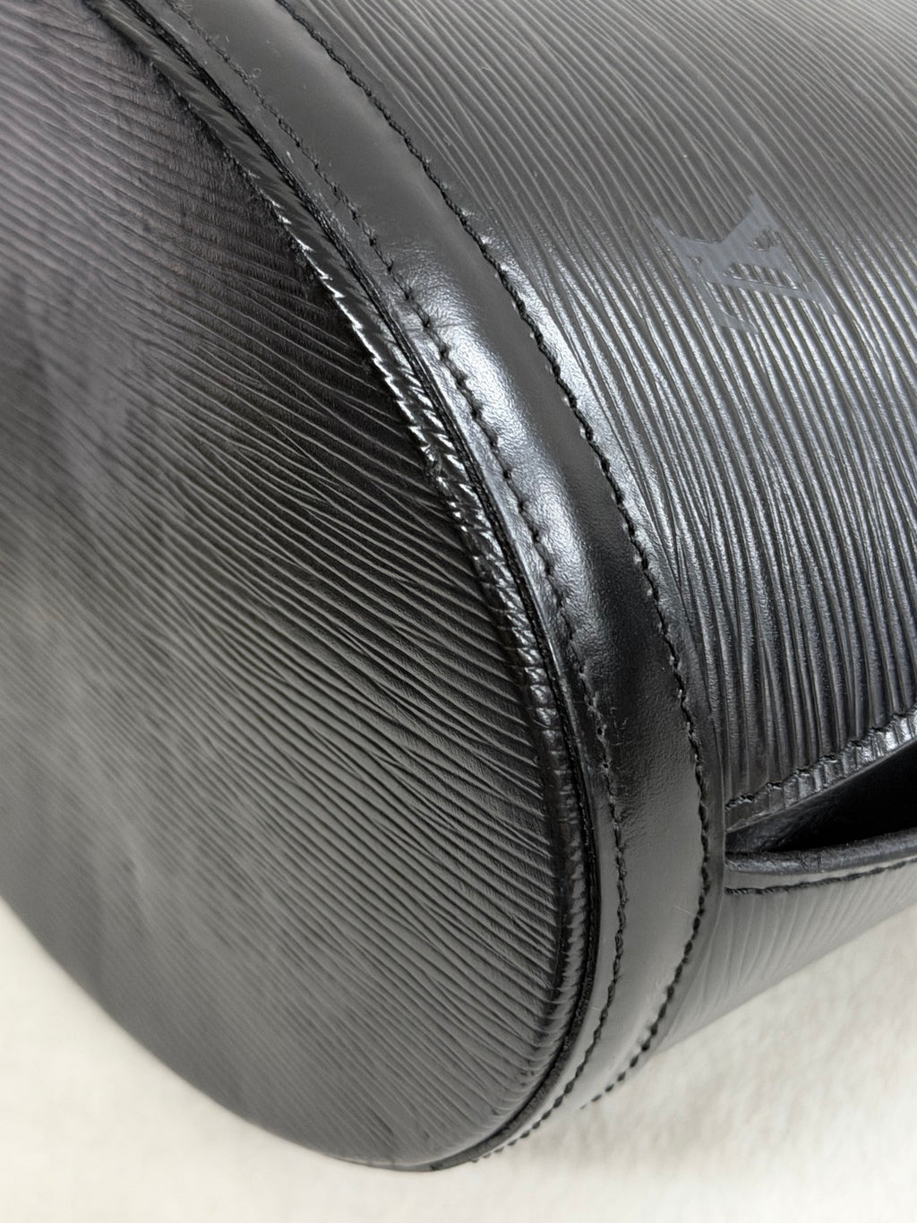LOUIS VUITTON EPI Bucket Shoulder Bag