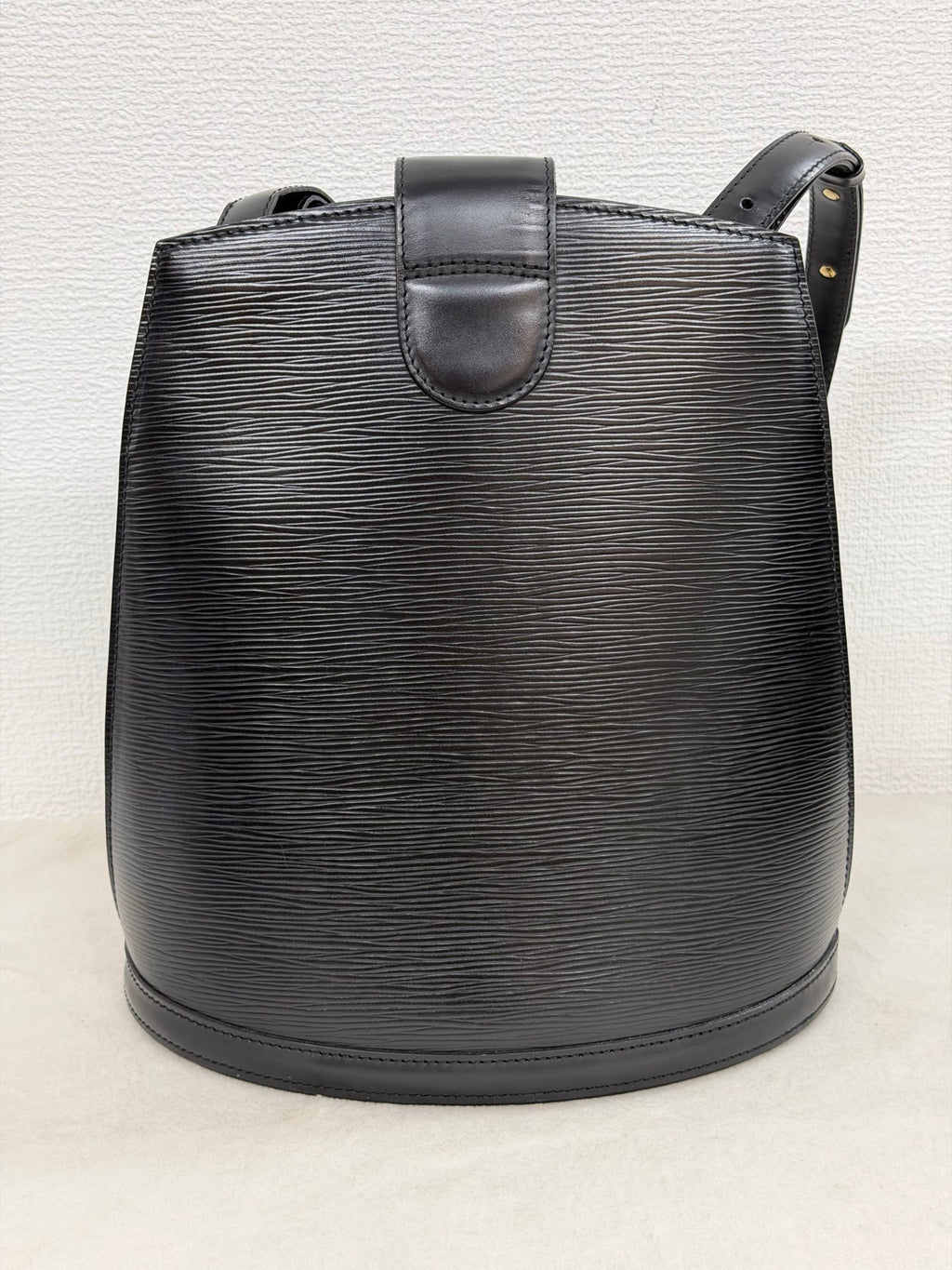 LOUIS VUITTON EPI Bucket Shoulder Bag