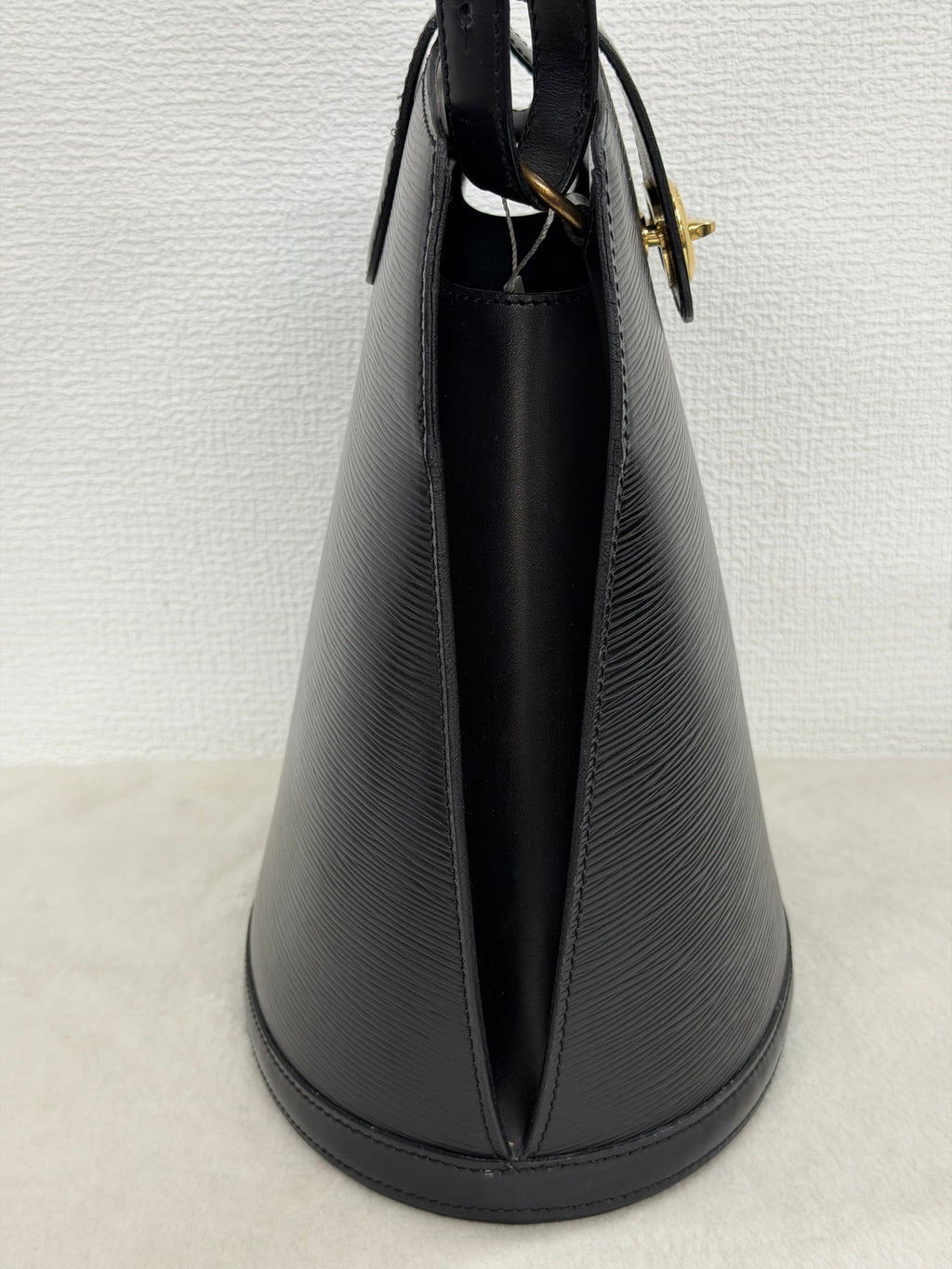 LOUIS VUITTON EPI Bucket Shoulder Bag