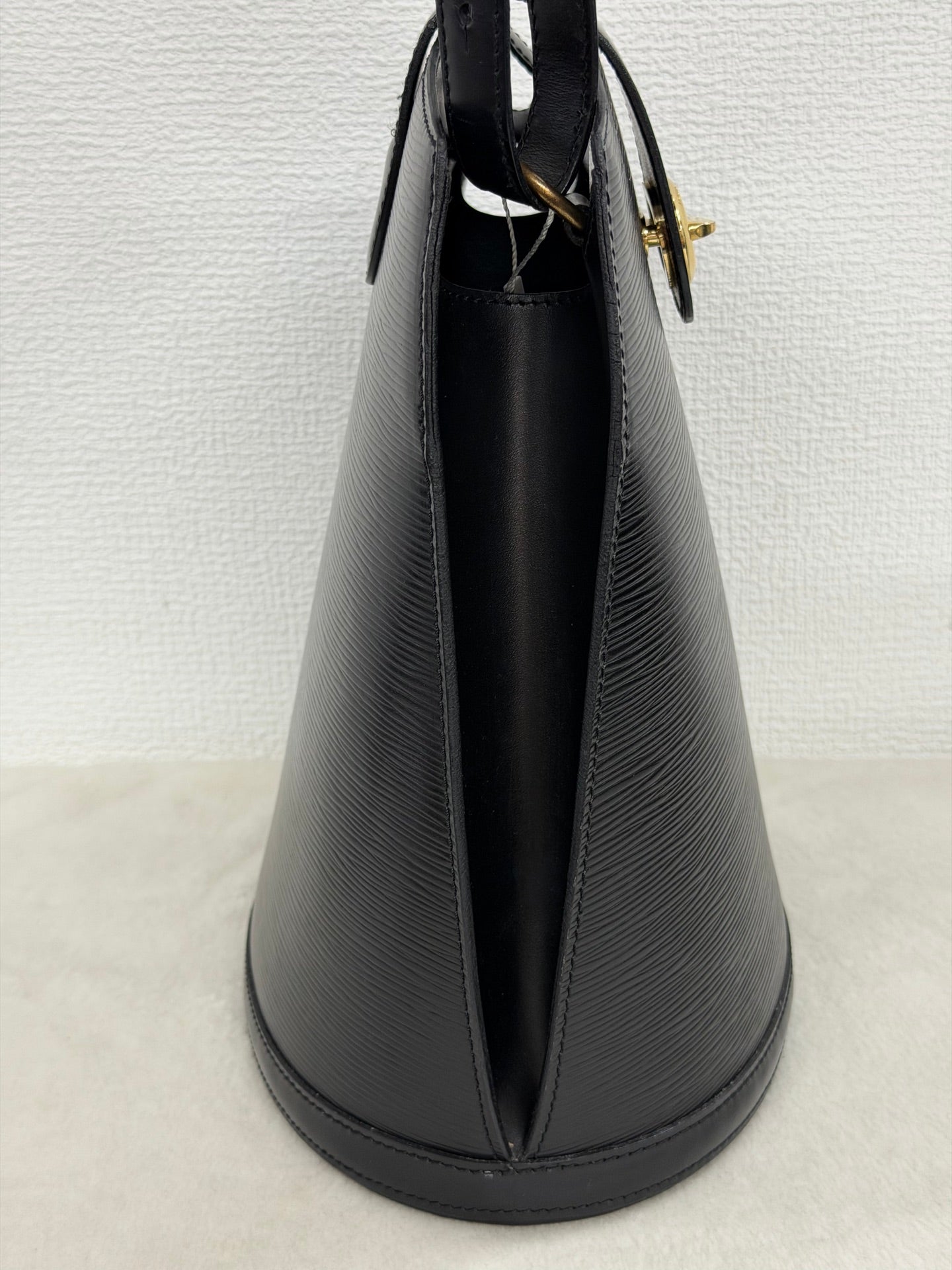 LOUIS VUITTON EPI Bucket Shoulder Bag