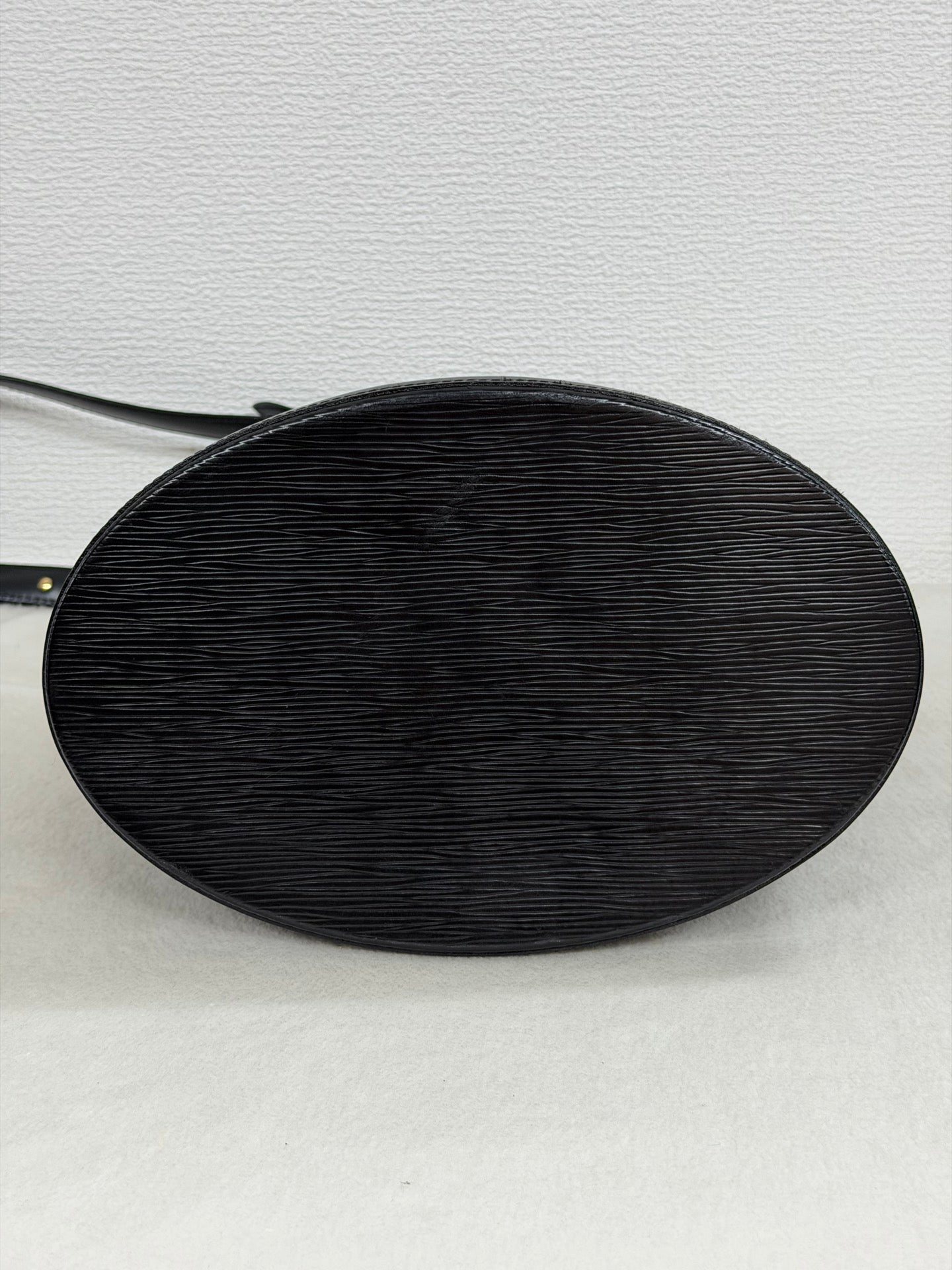 LOUIS VUITTON EPI Bucket Shoulder Bag