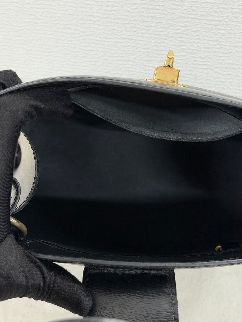 LOUIS VUITTON EPI Bucket Shoulder Bag