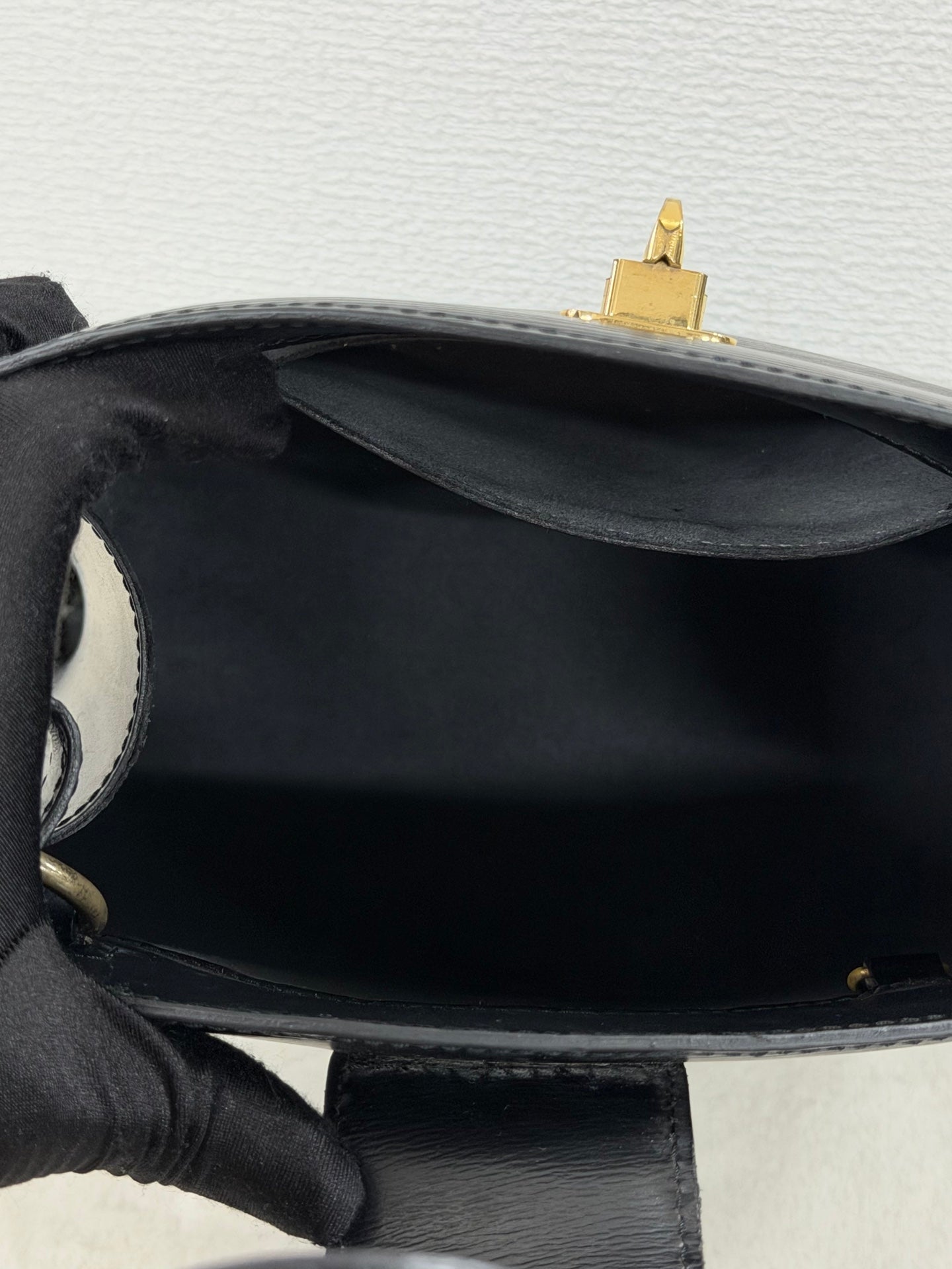 LOUIS VUITTON EPI Bucket Shoulder Bag