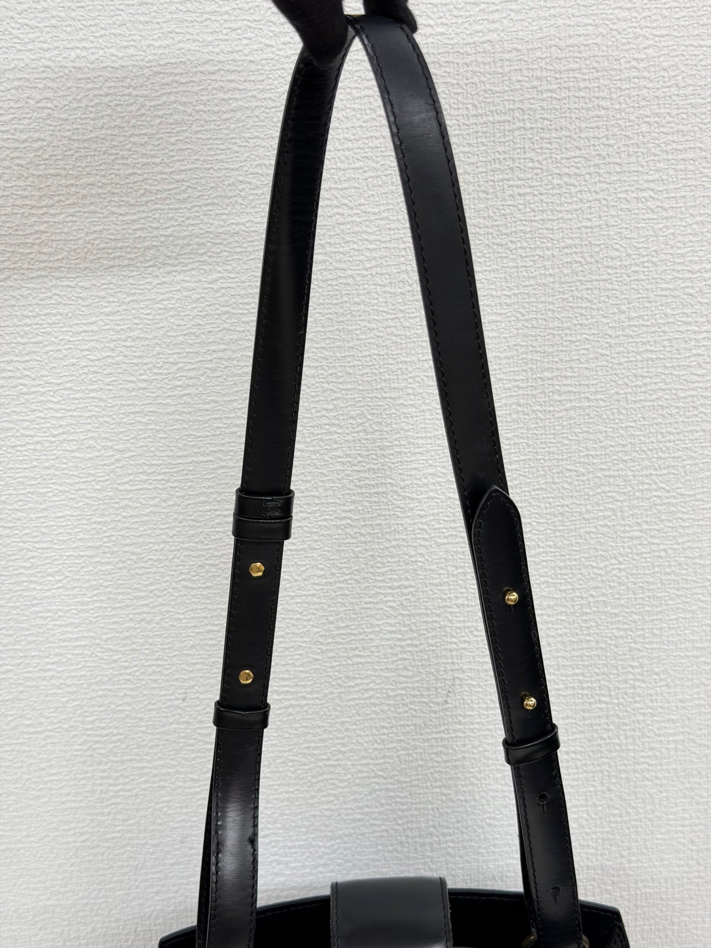 LOUIS VUITTON EPI Bucket Shoulder Bag