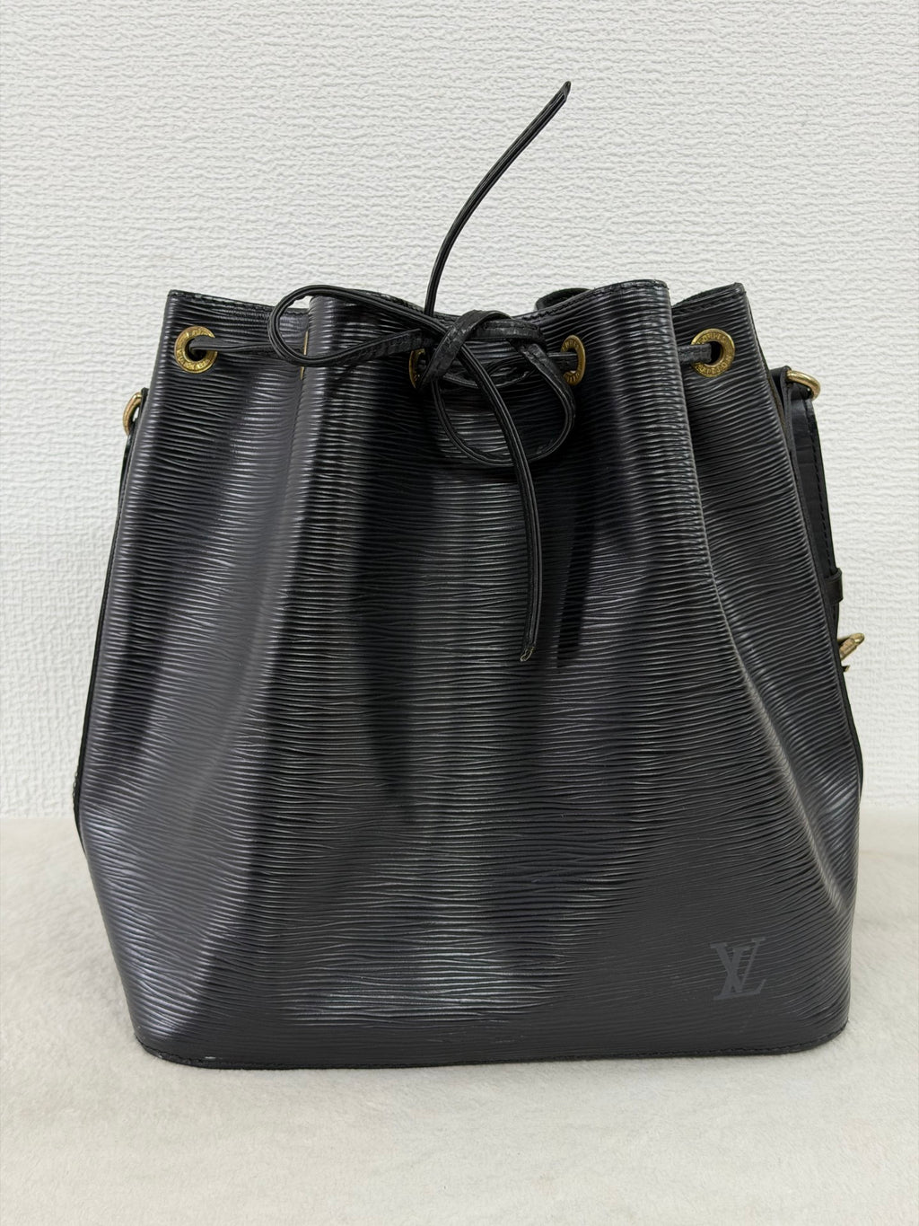 Louis Vuitton Épi Leather Noé Bag(Noir/Black coloration)