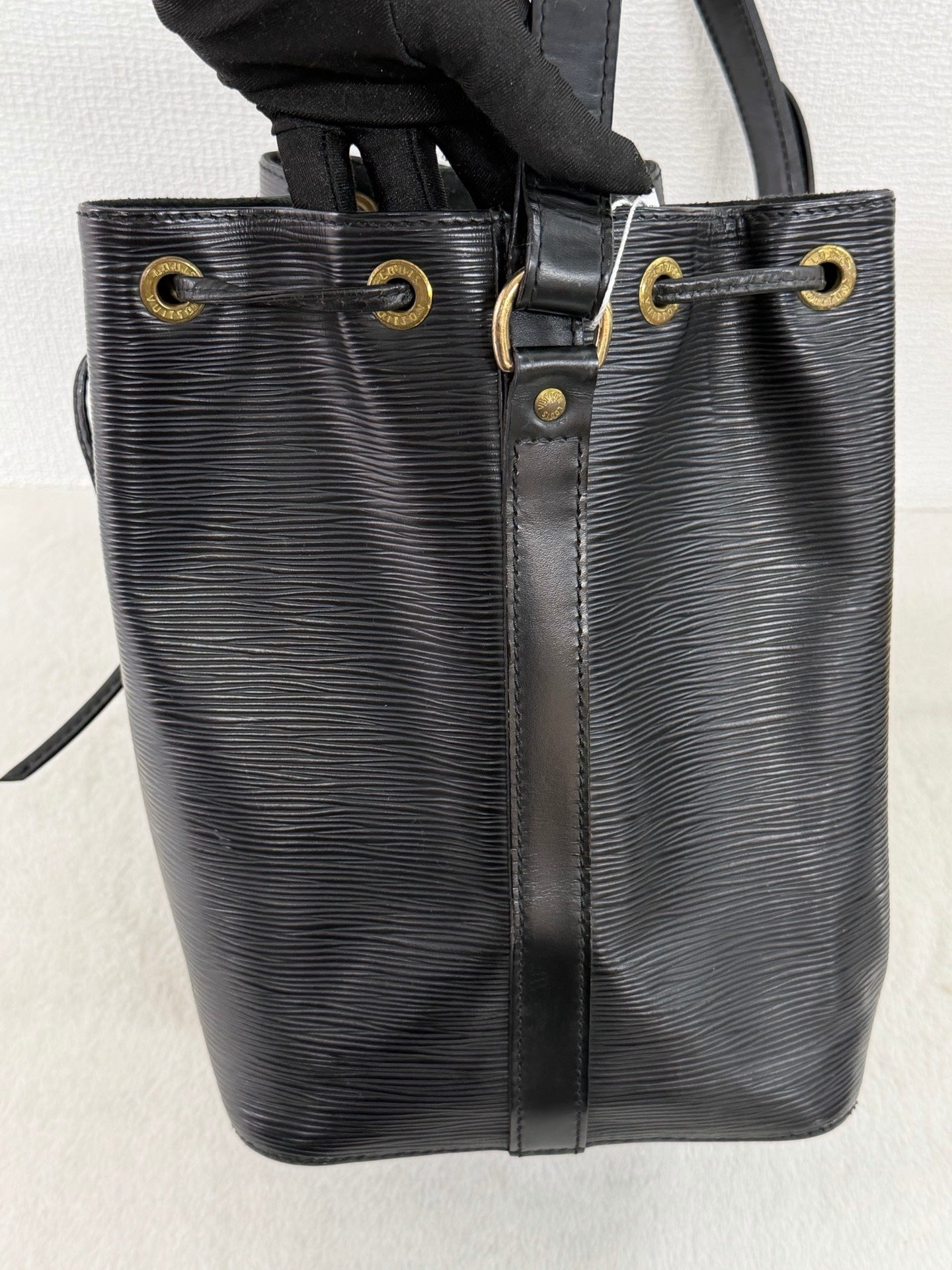 Louis Vuitton Épi Leather Noé Bag(Noir/Black coloration)