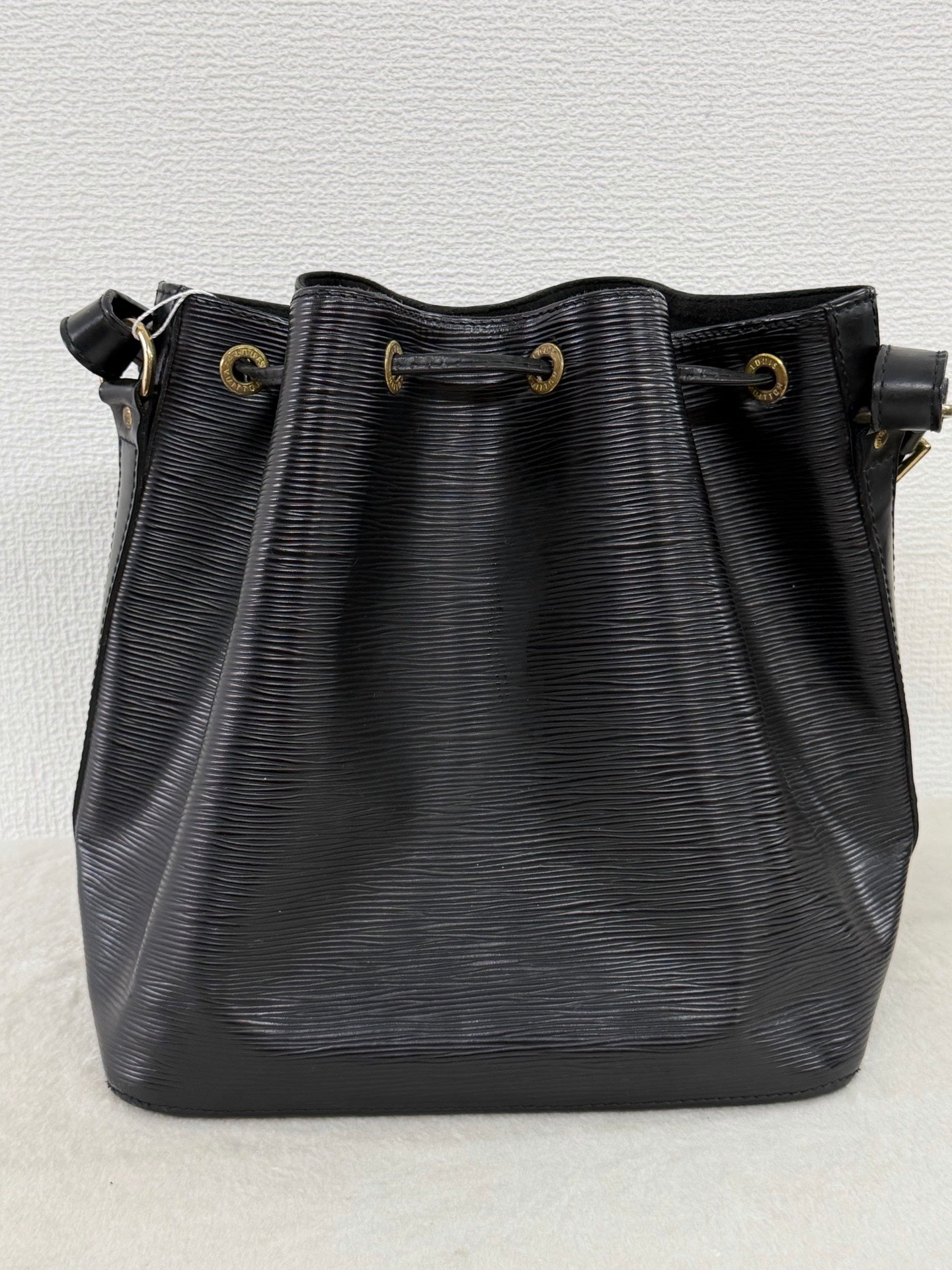 Louis Vuitton Épi Leather Noé Bag(Noir/Black coloration)