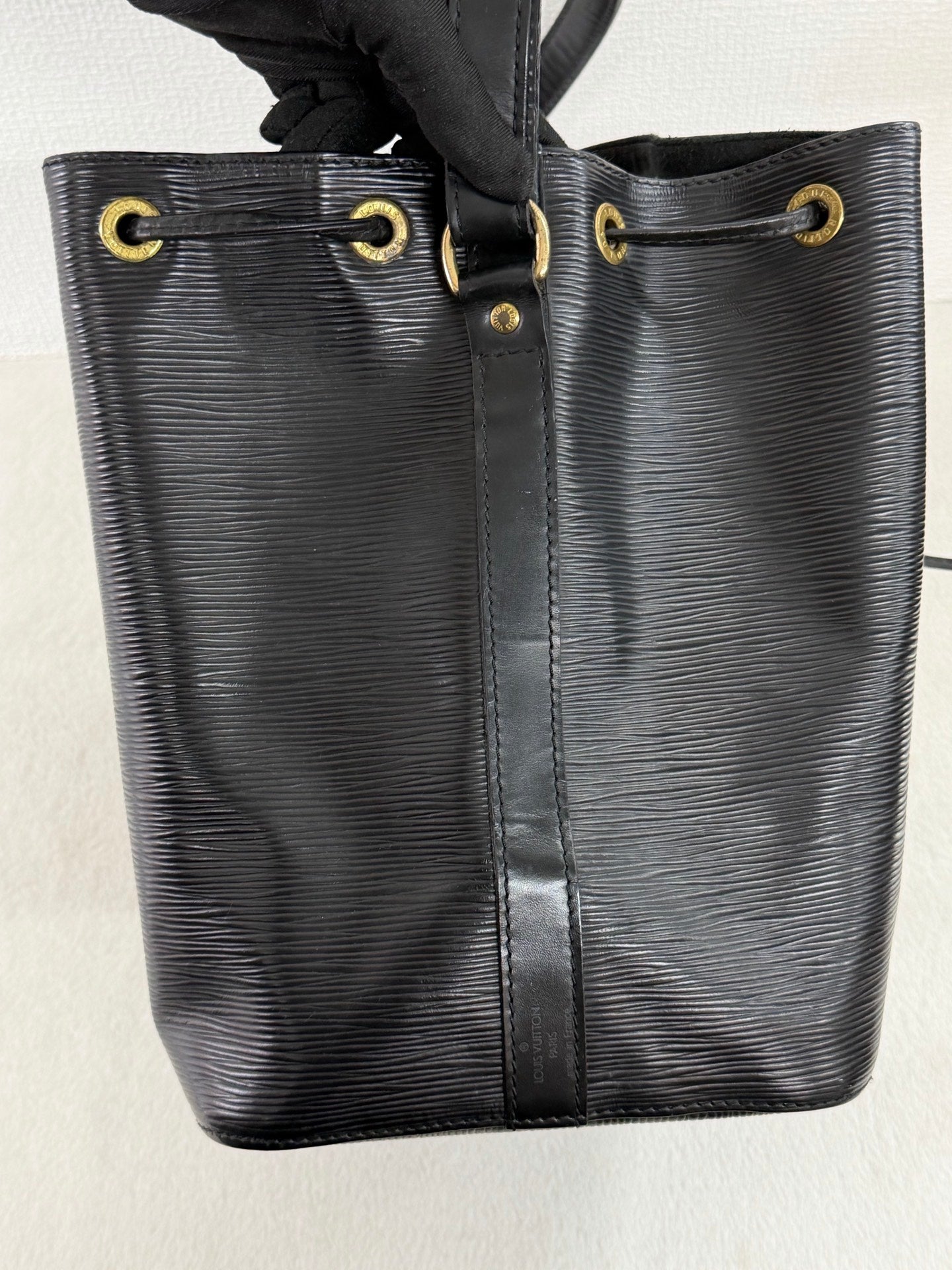Louis Vuitton Épi Leather Noé Bag(Noir/Black coloration)