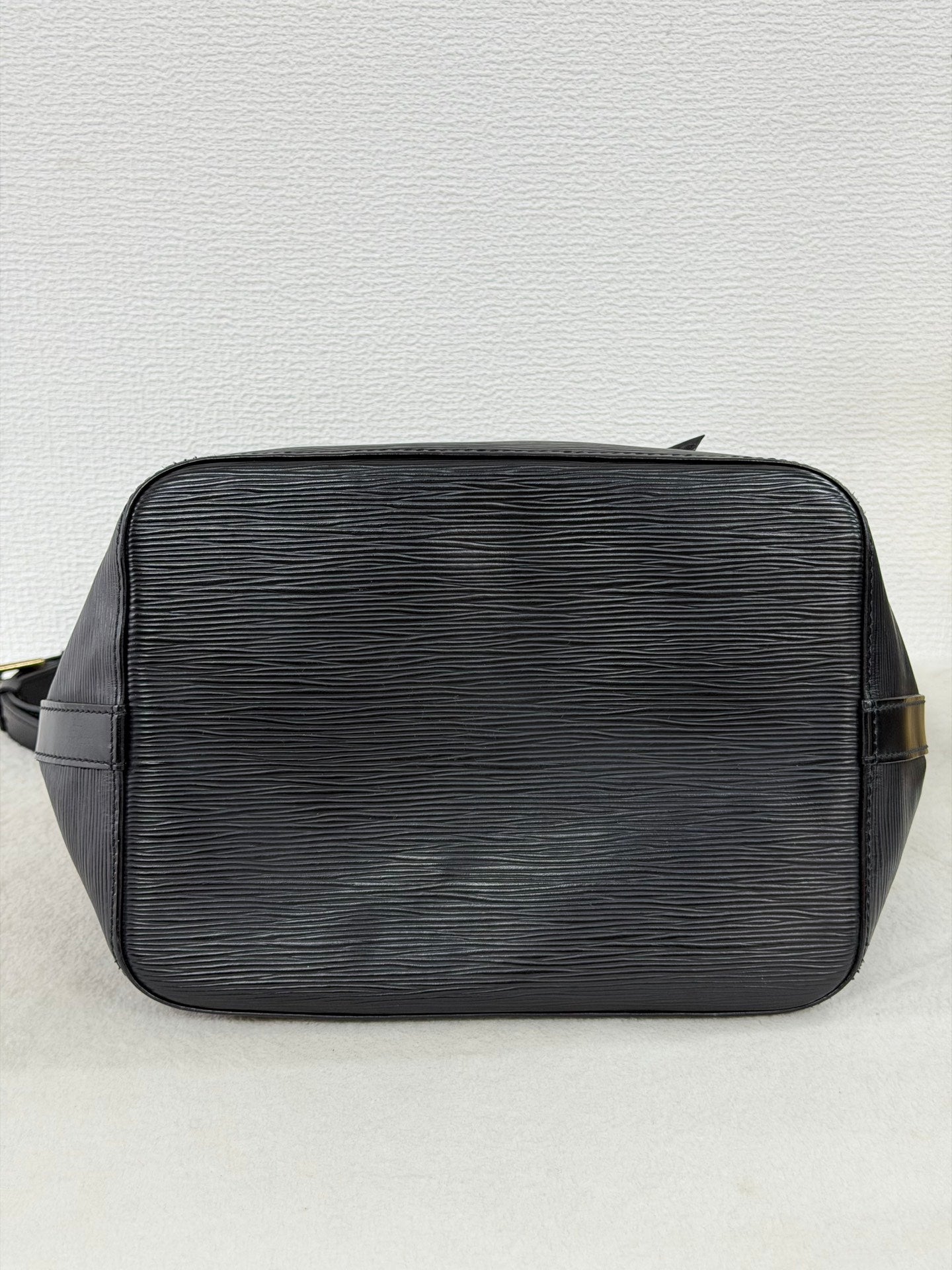 Louis Vuitton Épi Leather Noé Bag(Noir/Black coloration)