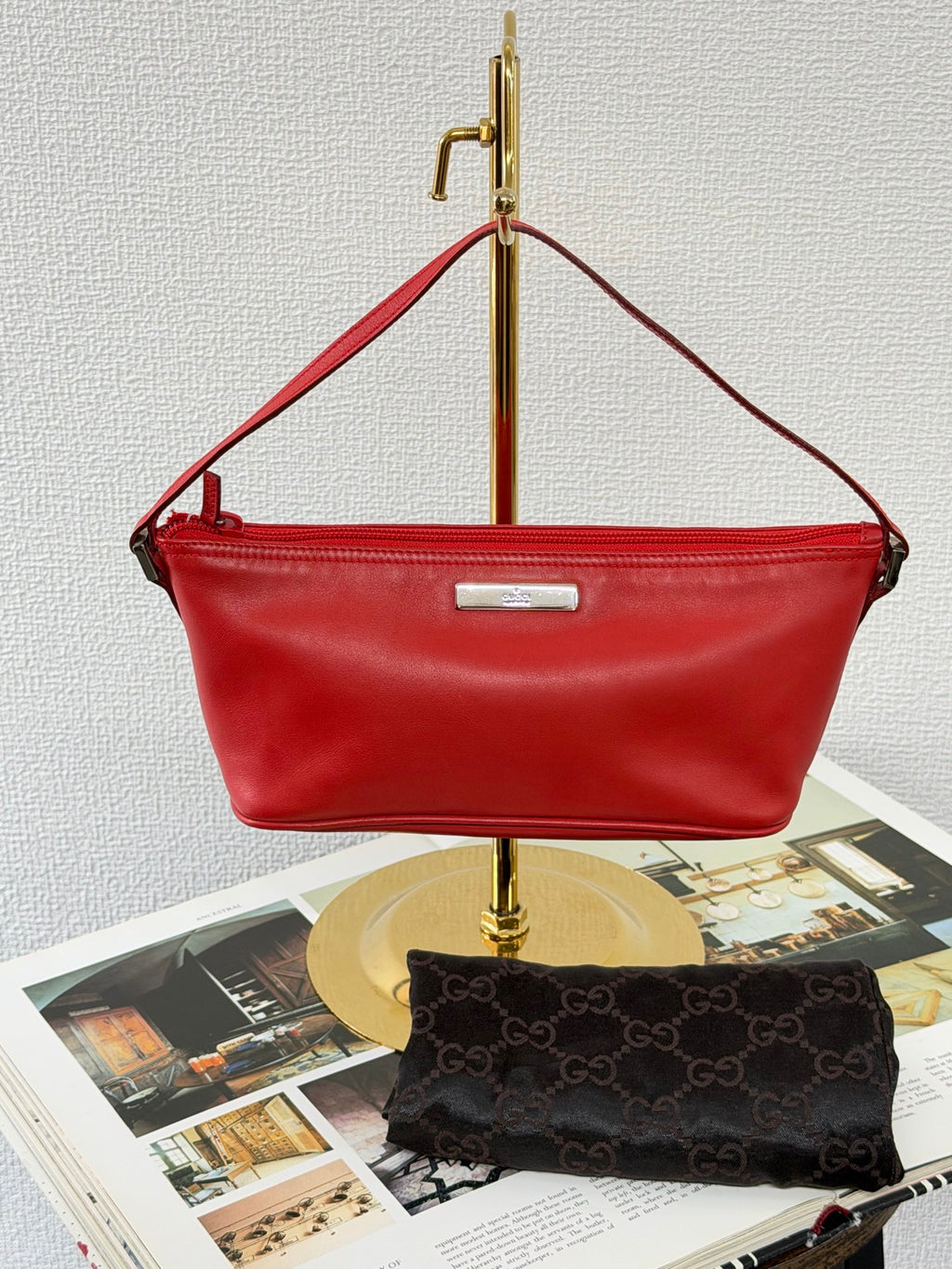 Gucci Vintage Leather Boat Pochette