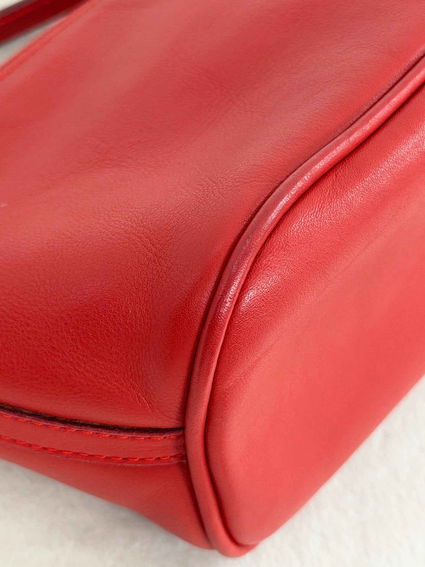 Gucci Vintage Leather Boat Pochette