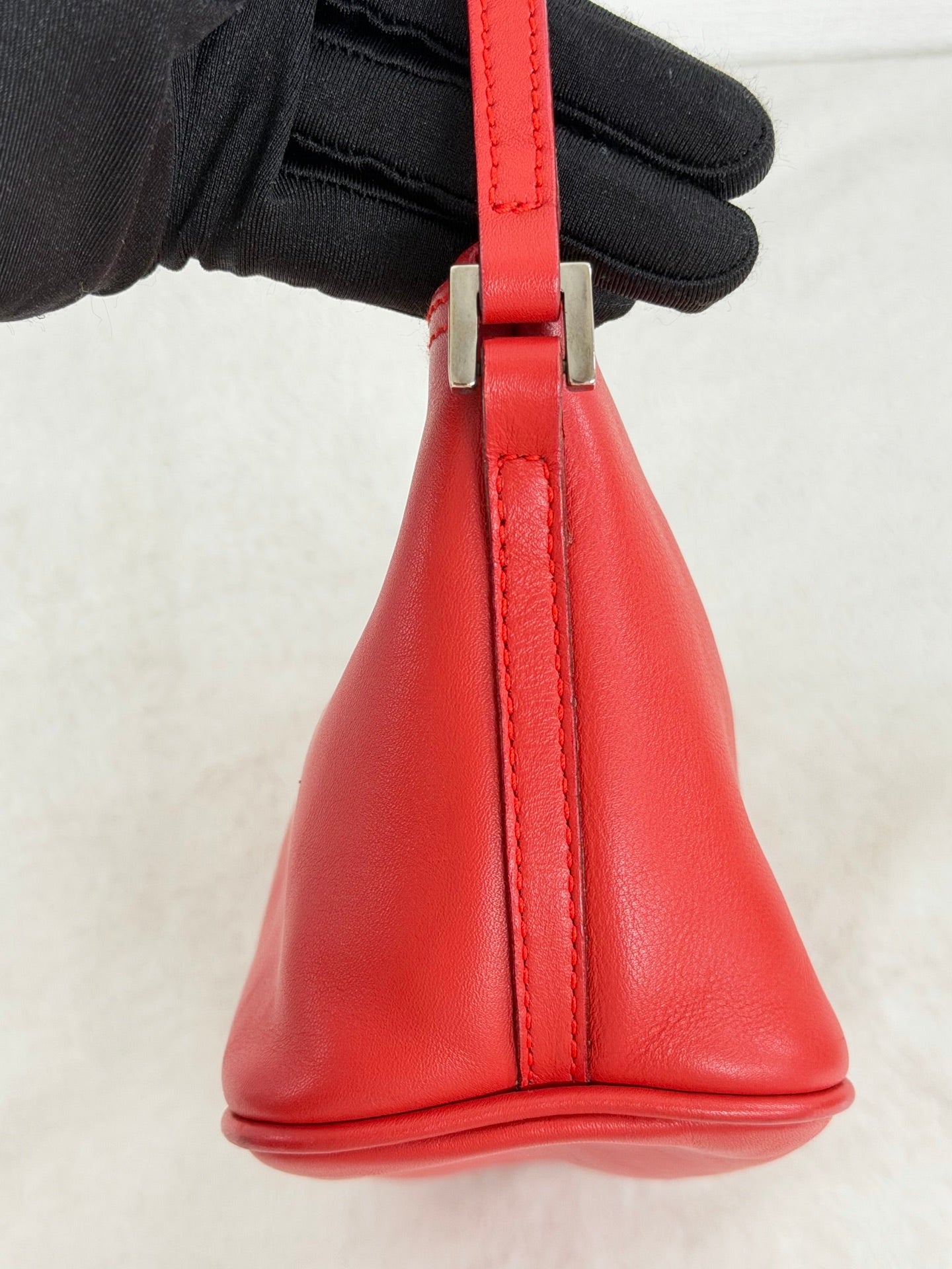 Gucci Vintage Leather Boat Pochette
