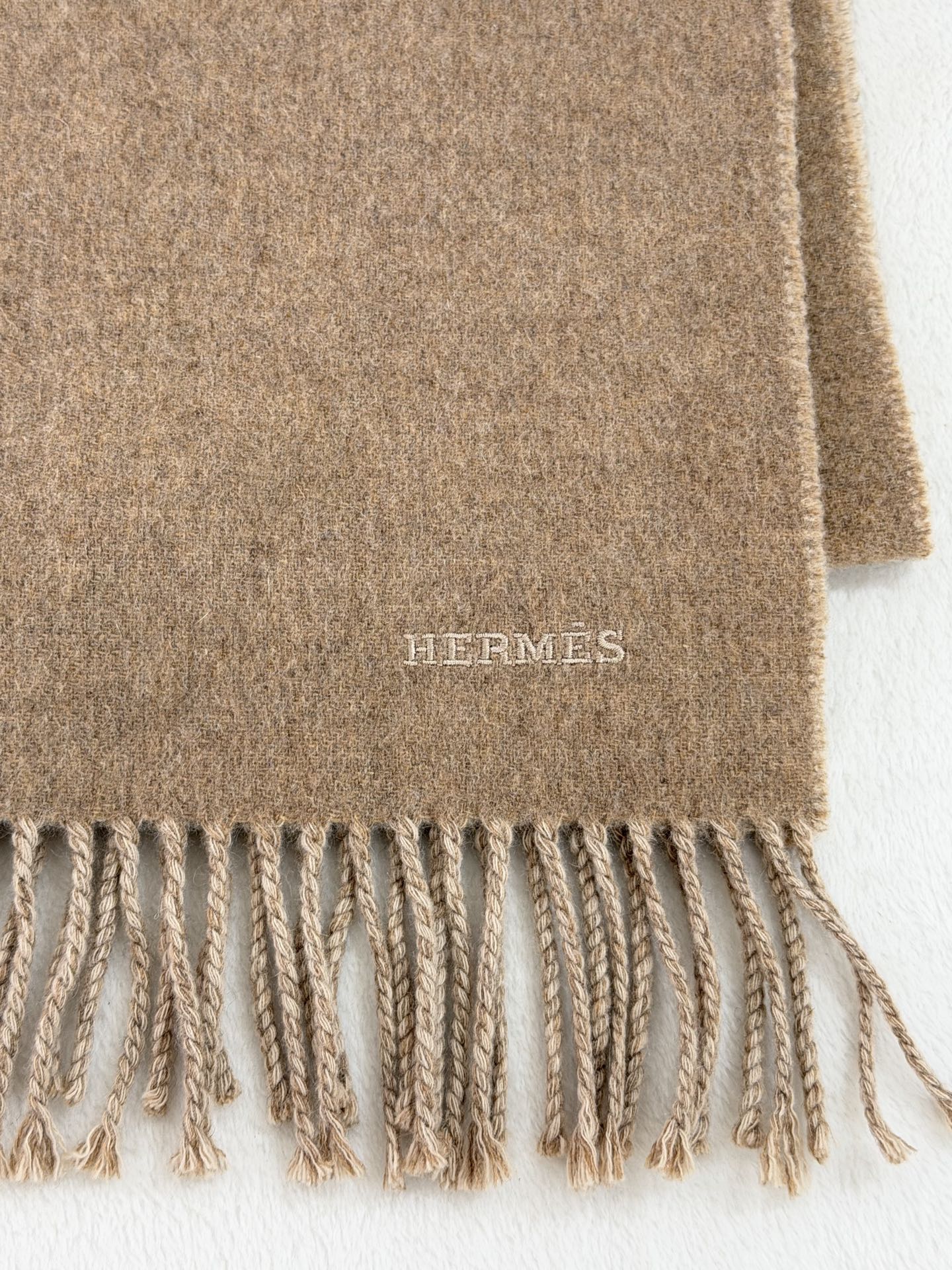 Hermès Classic Cashmere Scarf in Marron Glacé / Étoupe