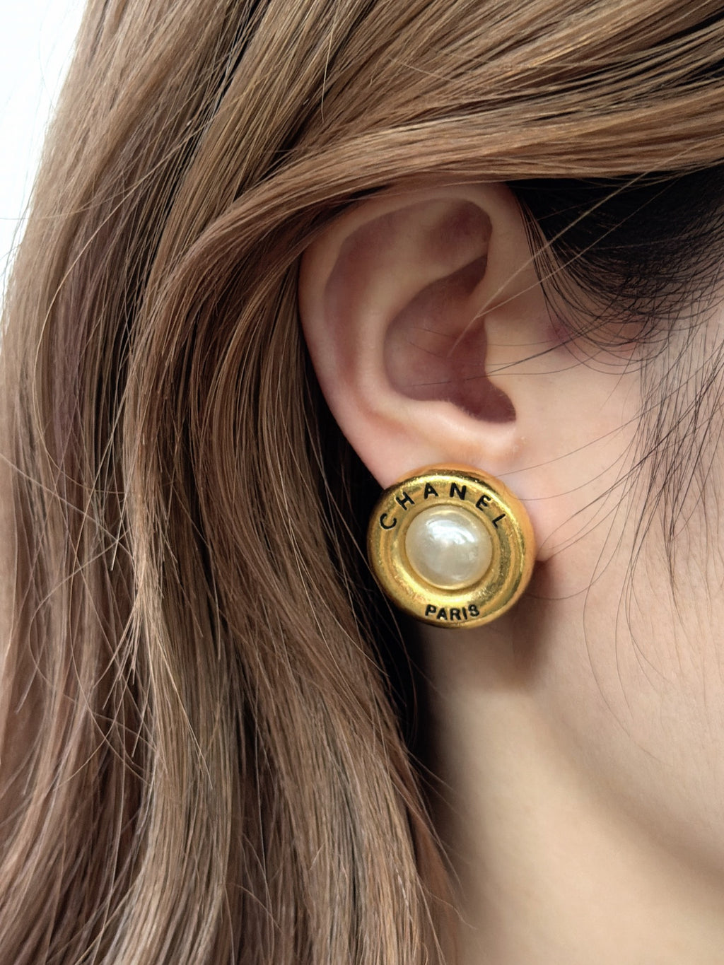 CHANEL Pearl Vintage Clips