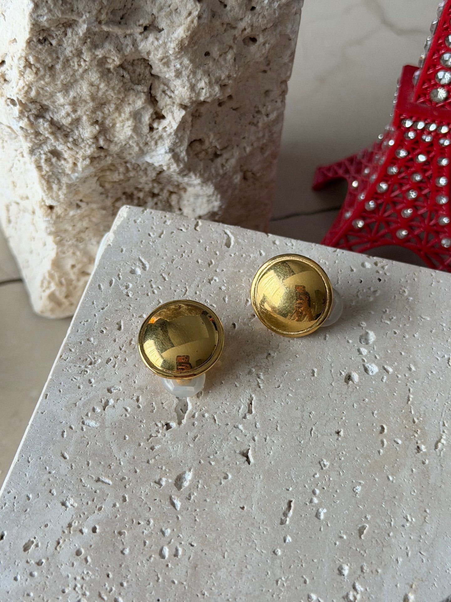 CHANEL Vintage Clips On Earring