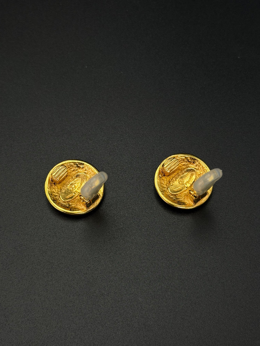 CHANEL Vintage Clips On Earring