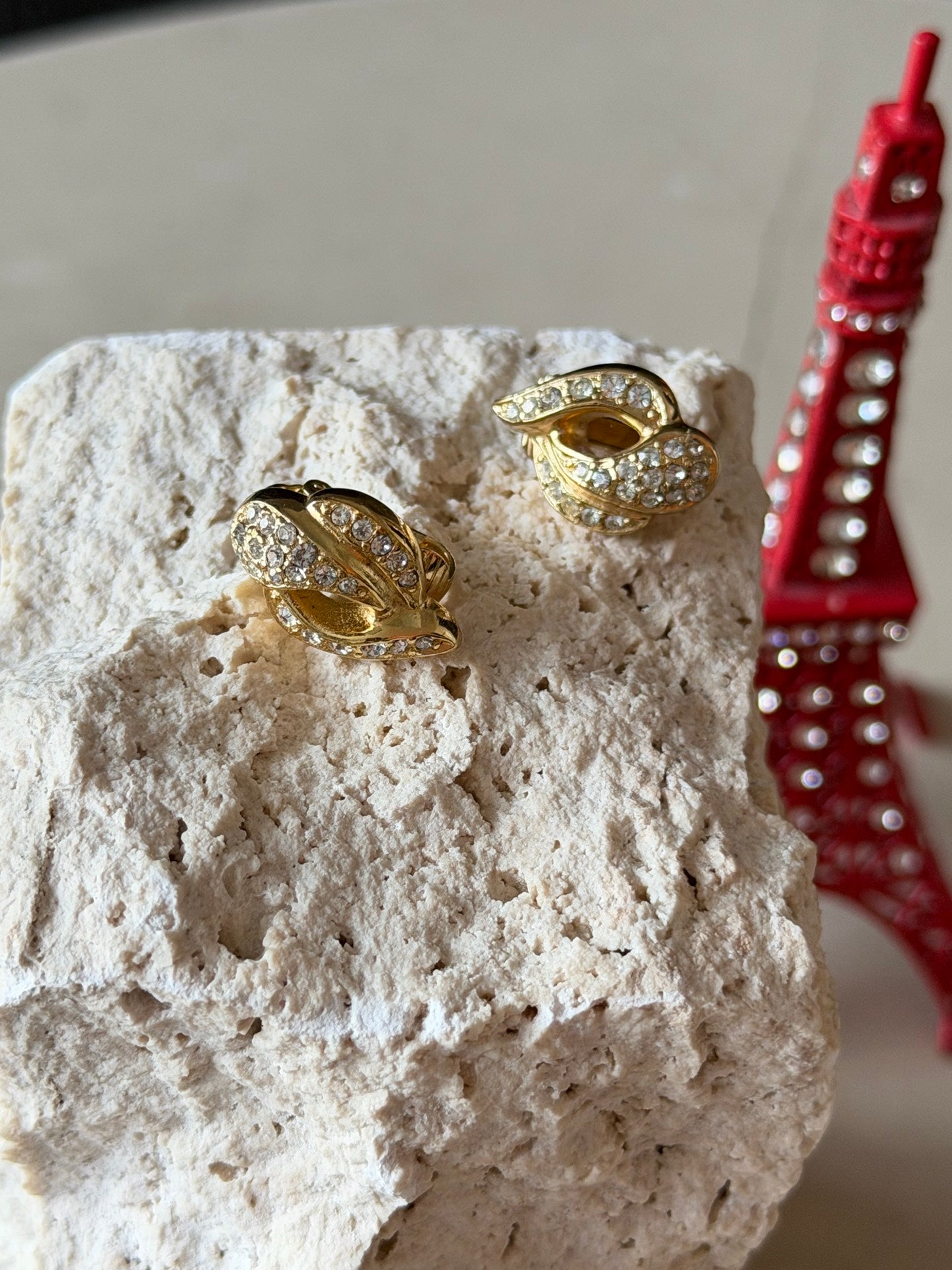 CHRISTIAN DIOR Rheinstone Clips On Earring