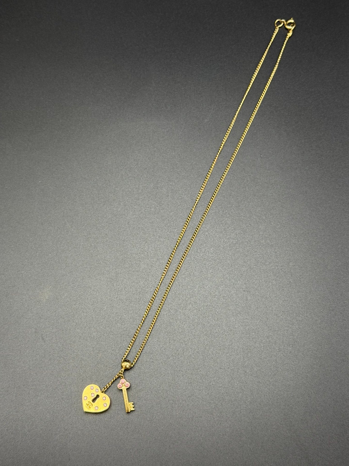 CHANEL DoubleC  Heart-shaped lock and keys