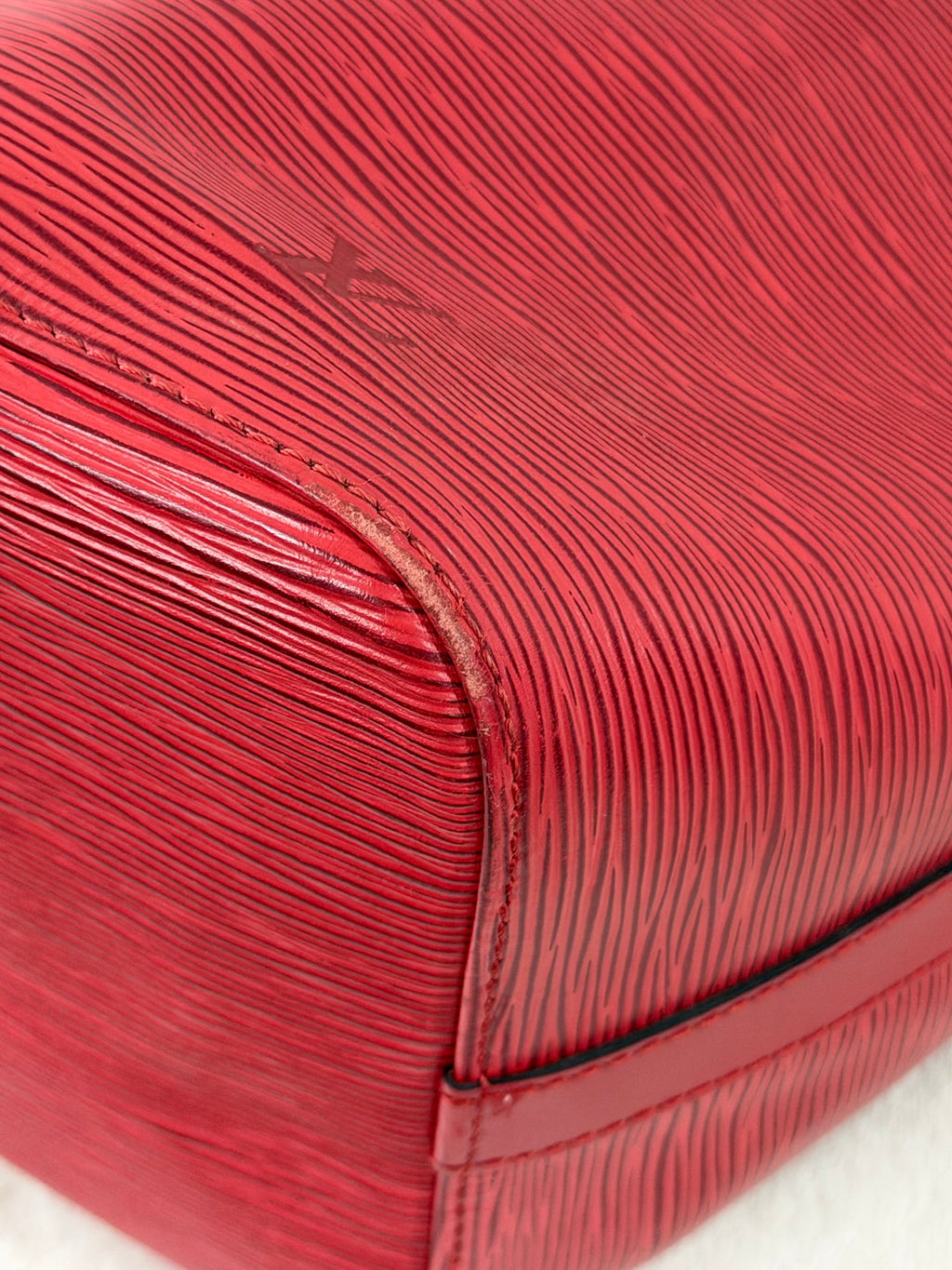 Louis Vuitton Vintage Epi Petit Noe Bucket Bag Castilian Red