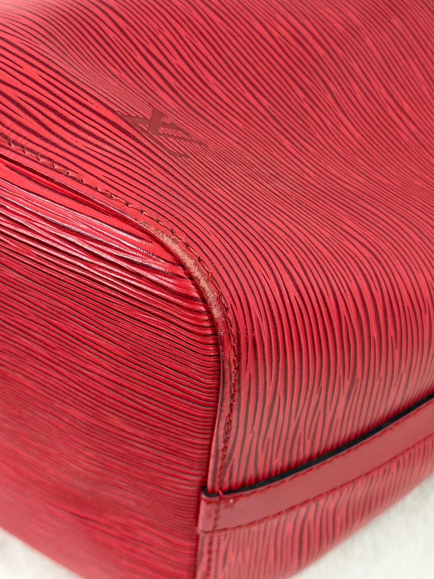 Louis Vuitton Vintage Epi Petit Noe Bucket Bag Castilian Red