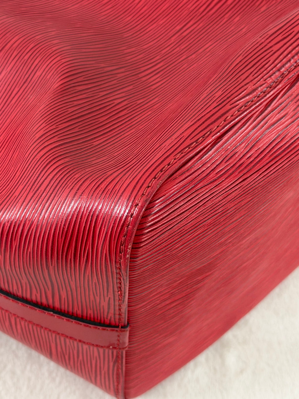 Louis Vuitton Vintage Epi Petit Noe Bucket Bag Castilian Red