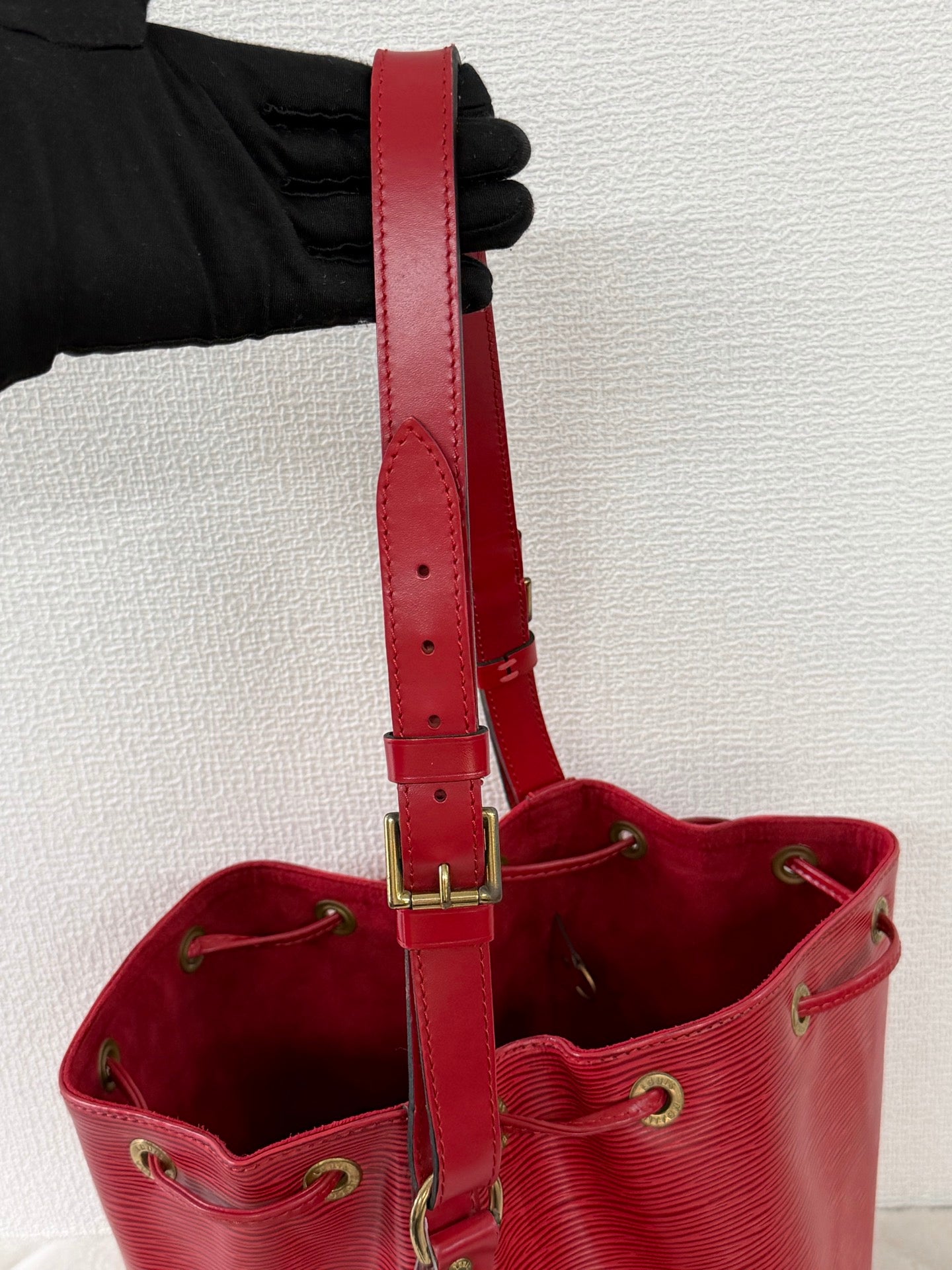 Louis Vuitton Vintage Epi Petit Noe Bucket Bag Castilian Red