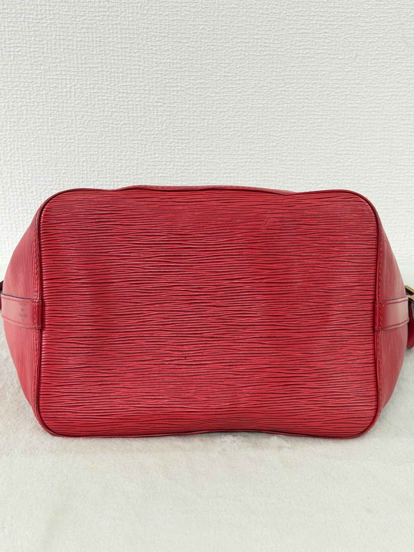 Louis Vuitton Vintage Epi Petit Noe Bucket Bag Castilian Red