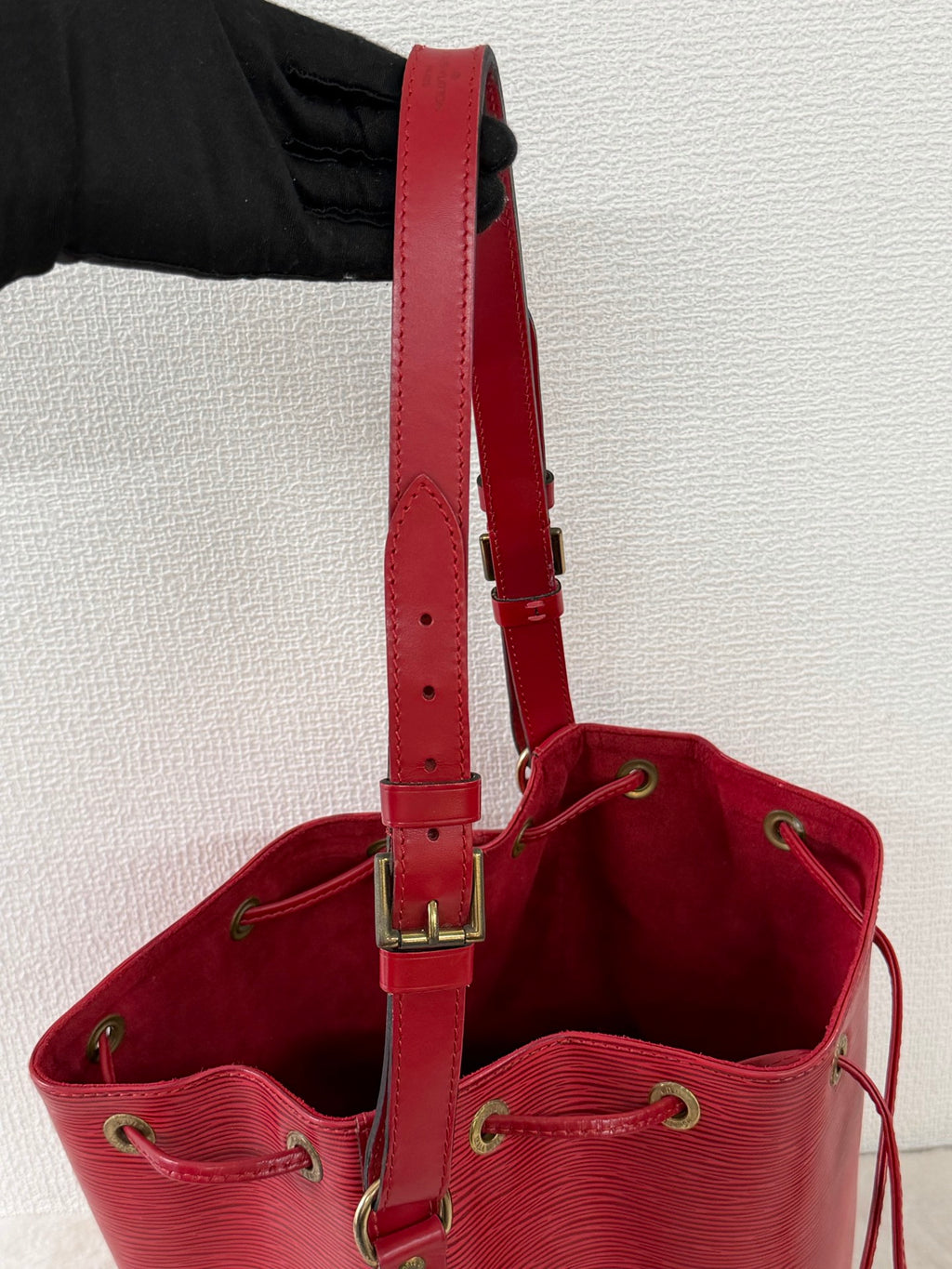 Louis Vuitton Vintage Epi Petit Noe Bucket Bag Castilian Red