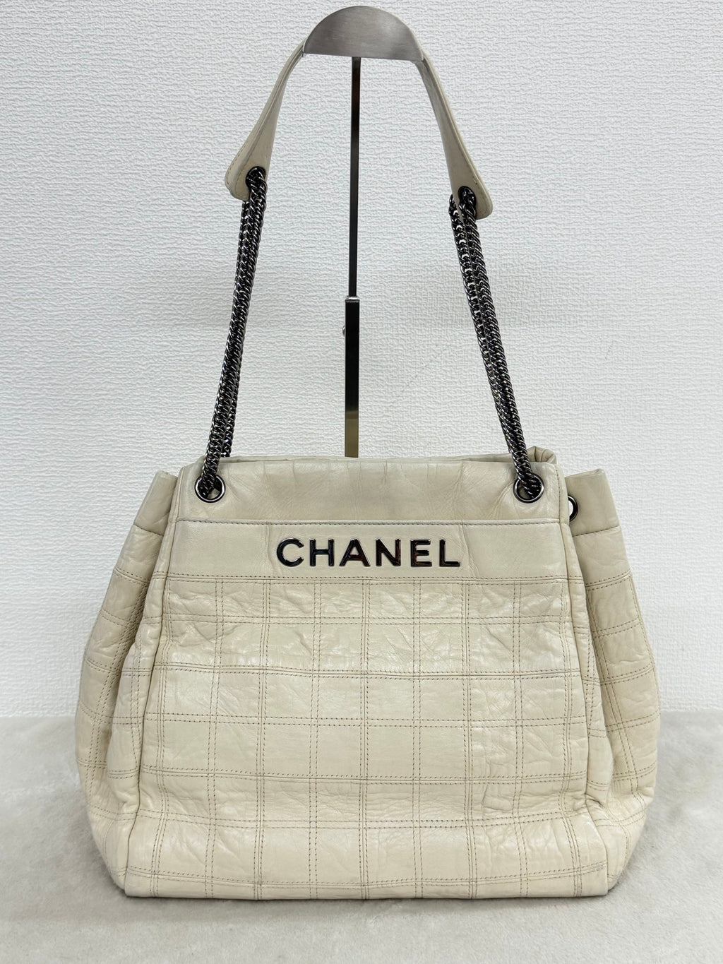 Chanel Vintage Chocolate Bar Logo Chain Tote Bag Cream Leather