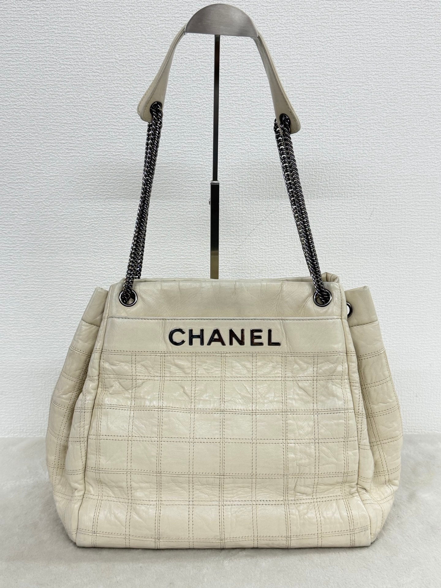 Chanel Vintage Chocolate Bar Logo Chain Tote Bag Cream Leather