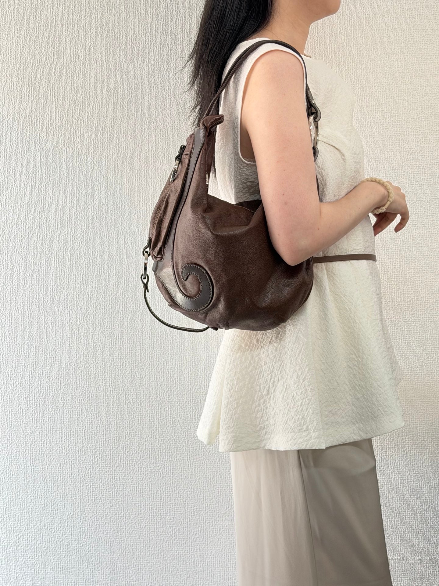 Fendi Vintage Oyster Leather Hobo Shoulder Bag Brown