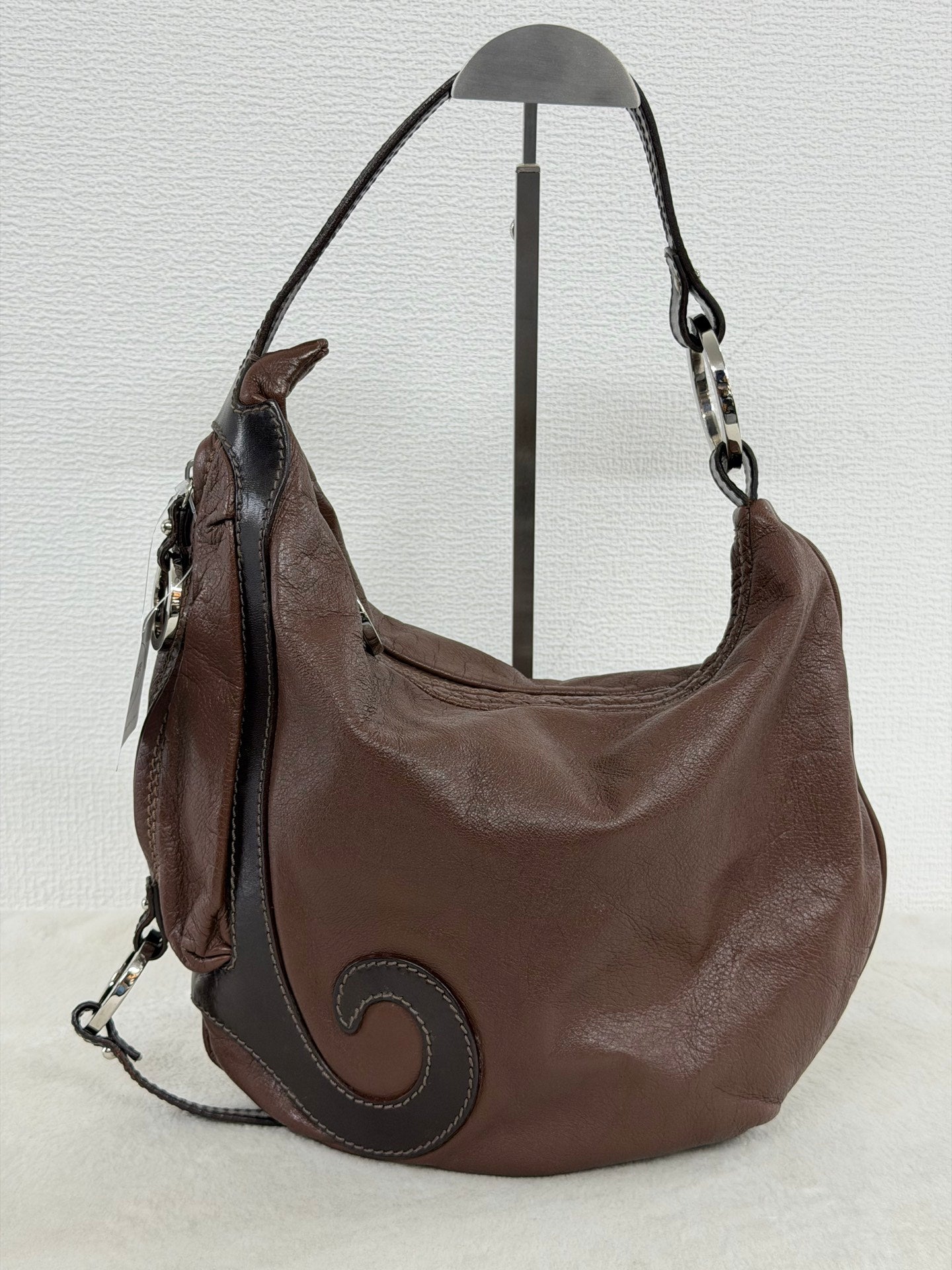 Fendi Vintage Oyster Leather Hobo Shoulder Bag Brown