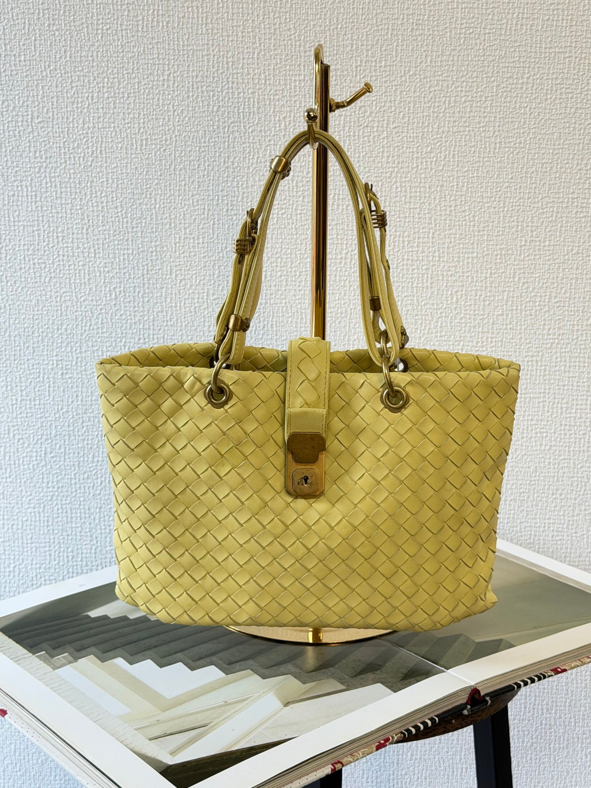 BOTTEGA VENETA Intrecciato Andiamo Genuine Handbag