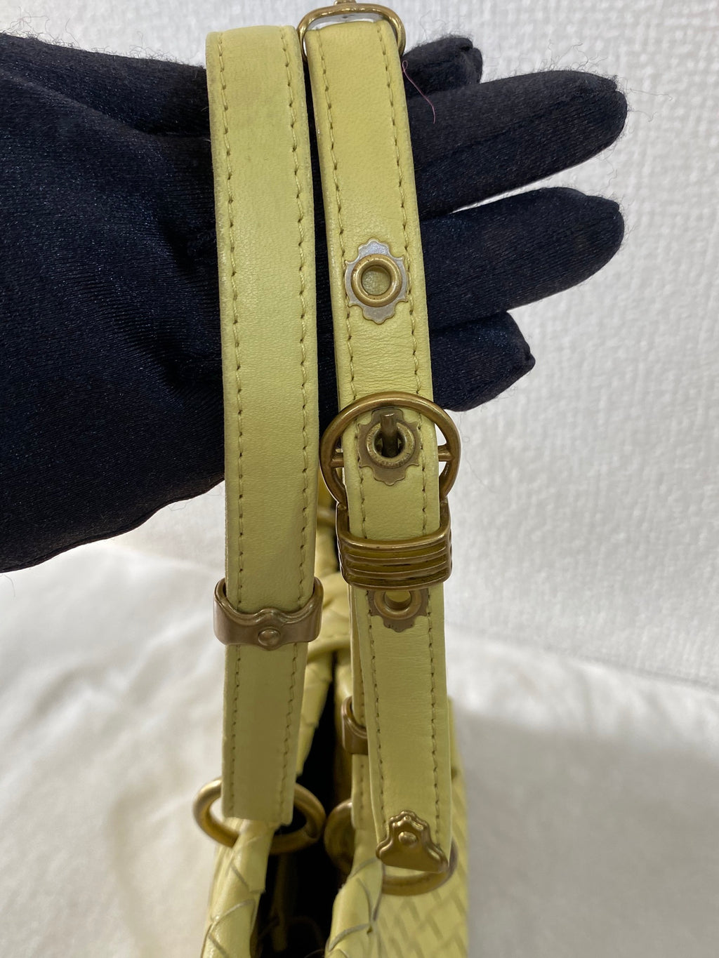 BOTTEGA VENETA Intrecciato Andiamo Genuine Handbag