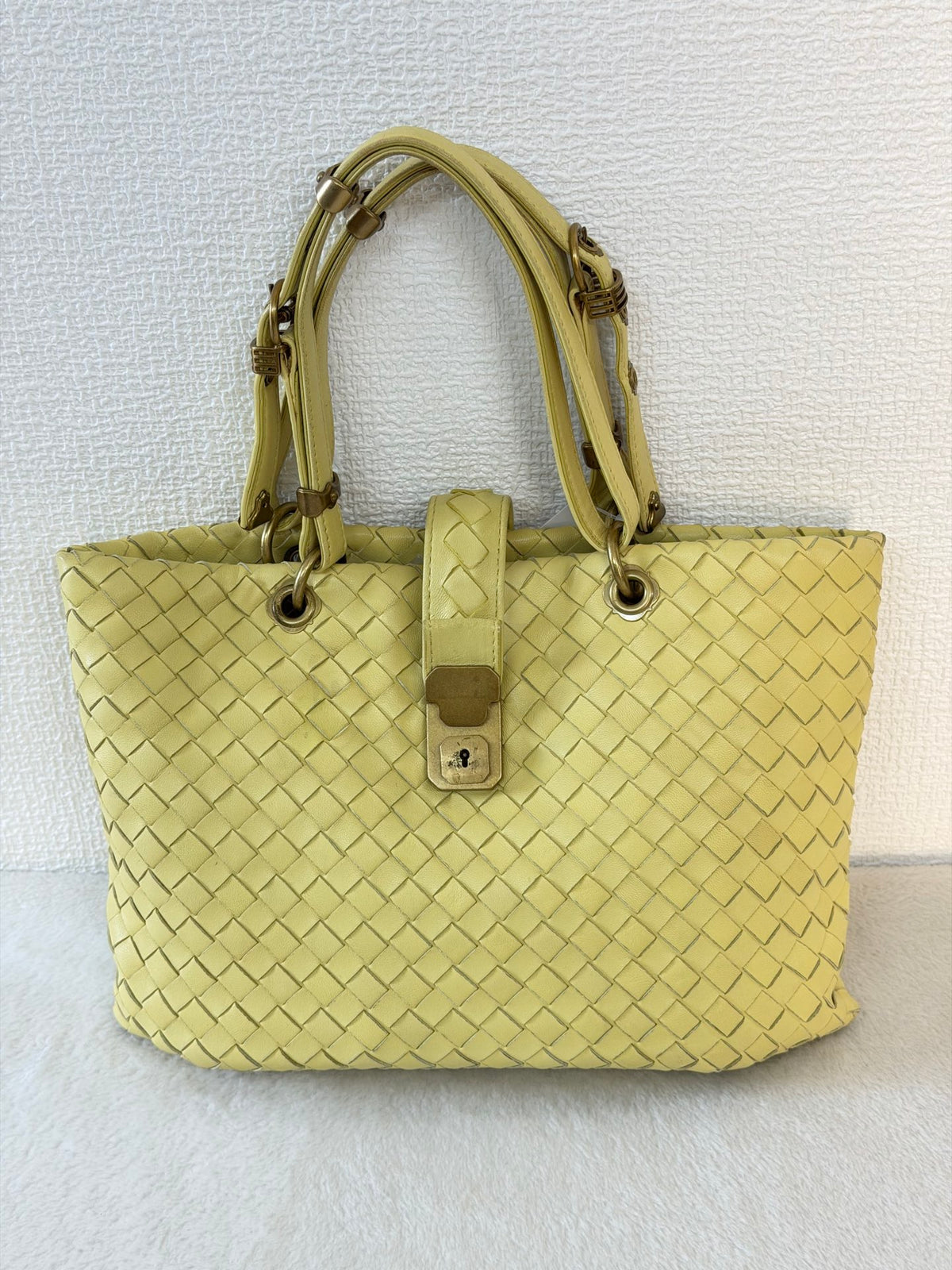 BOTTEGA VENETA Intrecciato Andiamo Genuine Handbag