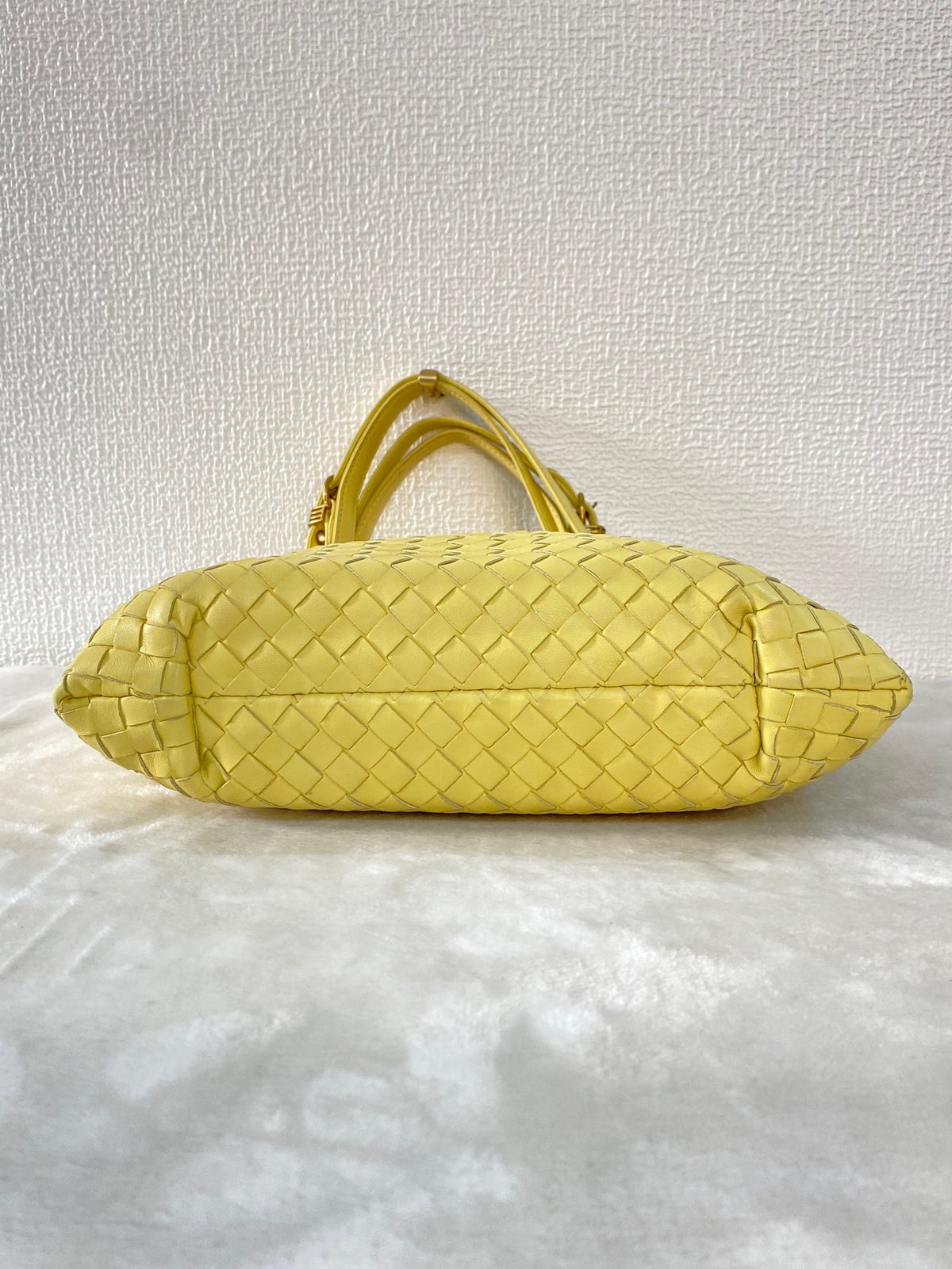 BOTTEGA VENETA Intrecciato Andiamo Genuine Handbag