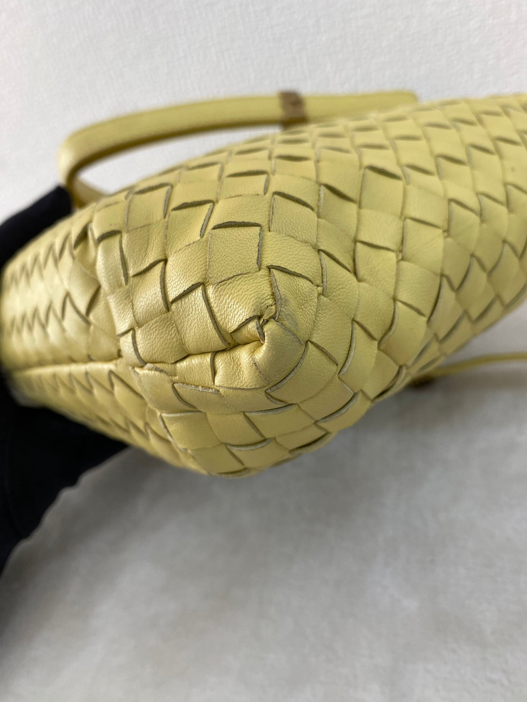BOTTEGA VENETA Intrecciato Andiamo Genuine Handbag