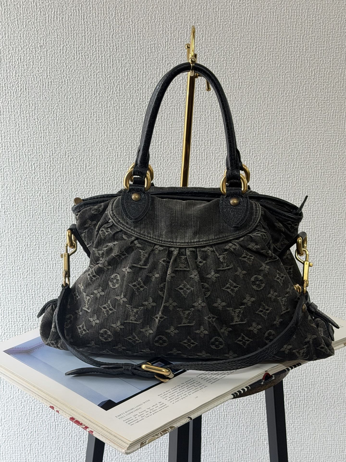 Louis Vuitton Neo Cabby MM Monogram Denim Noir