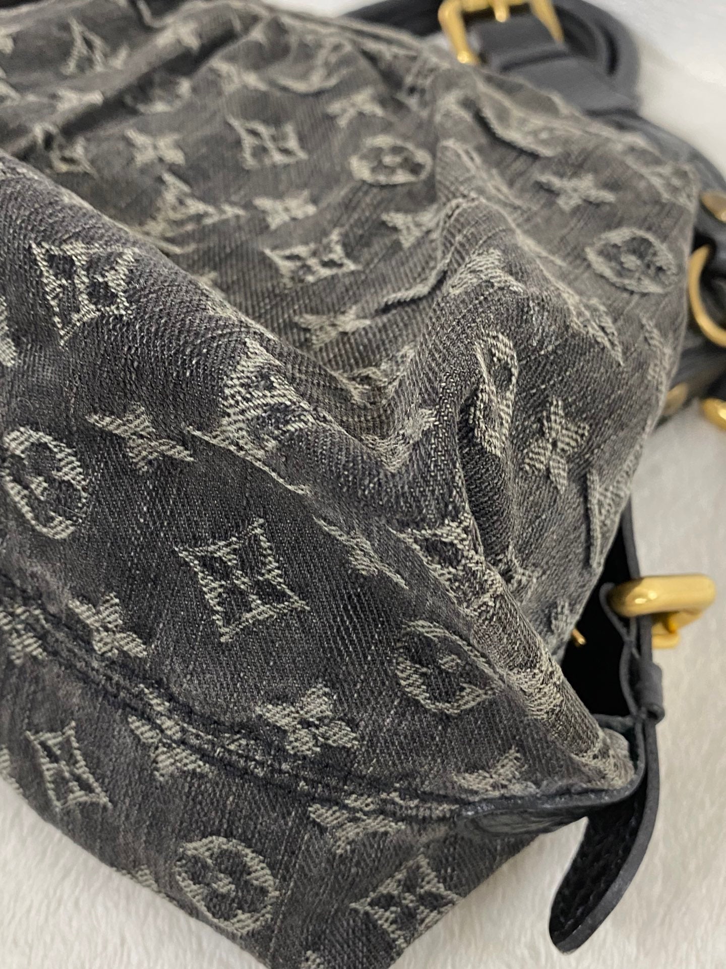 Louis Vuitton Neo Cabby MM Monogram Denim Noir
