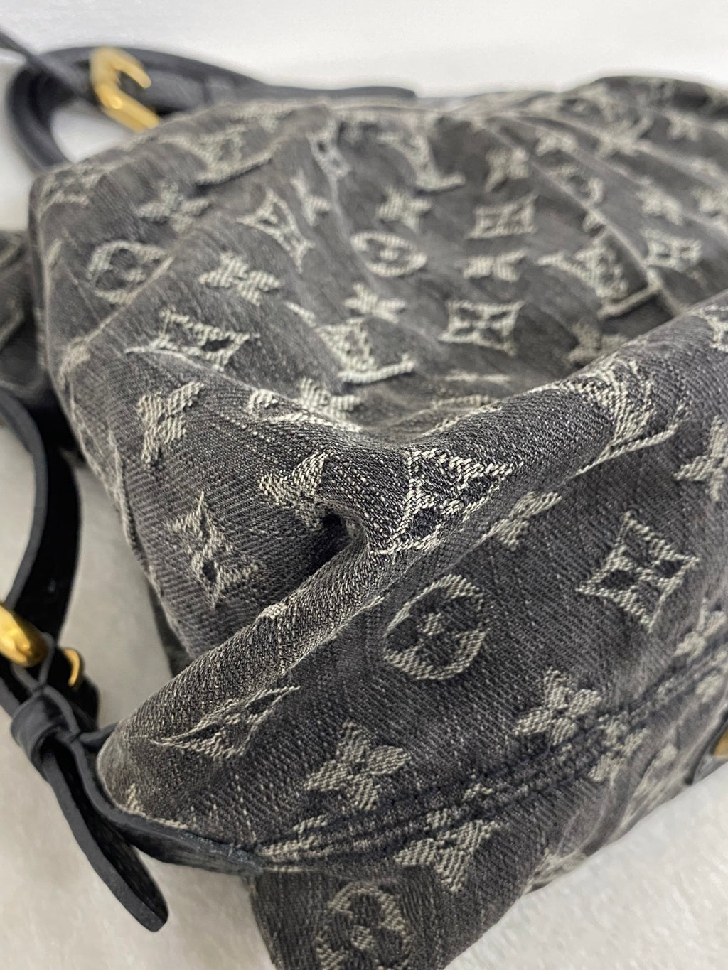 Louis Vuitton Neo Cabby MM Monogram Denim Noir